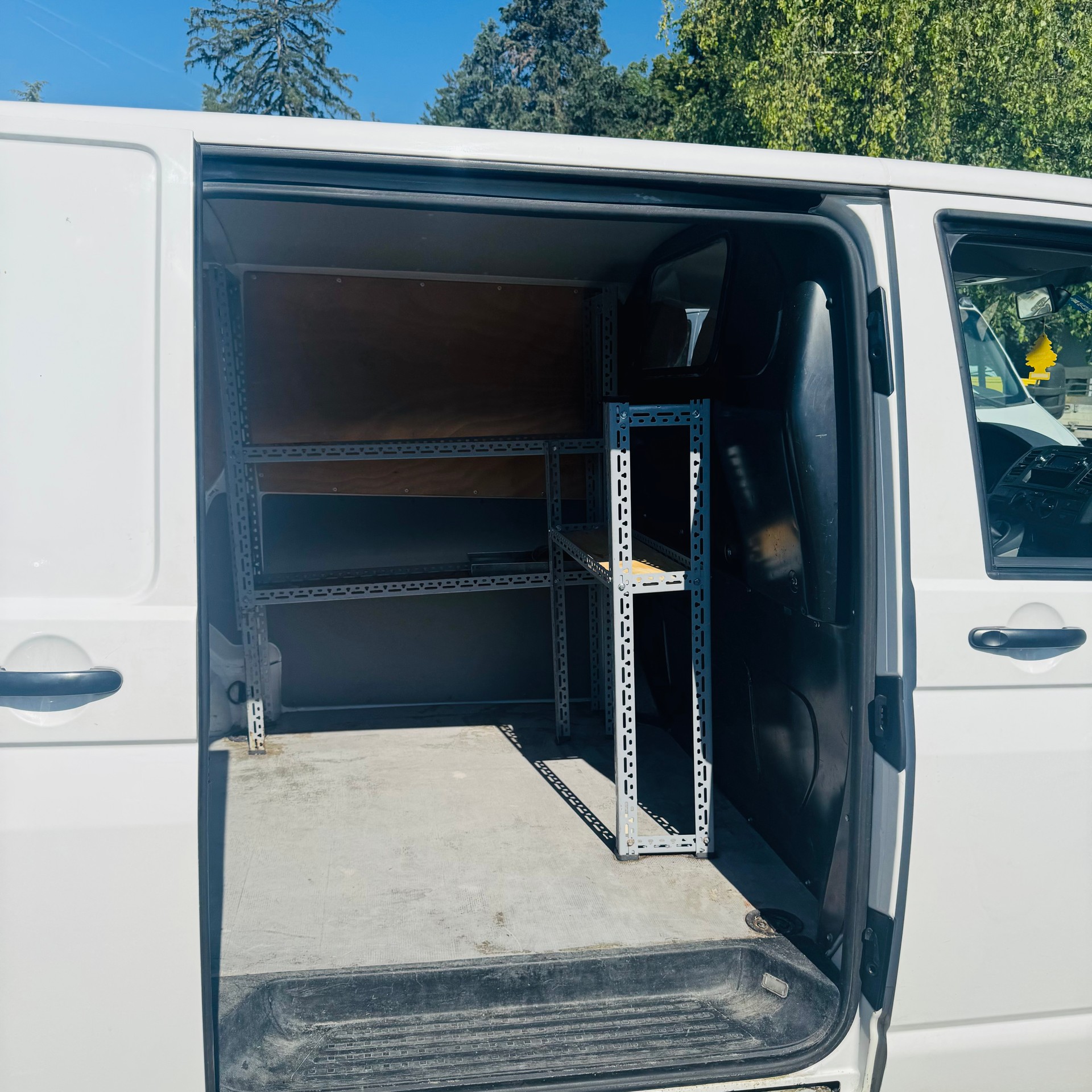 VW T5 2.0 TDI-image-6