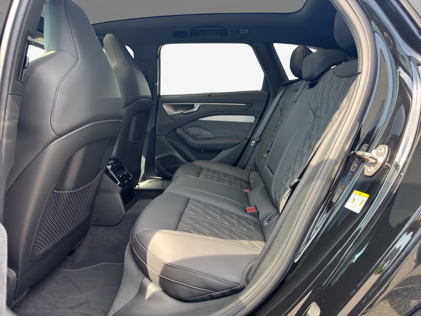 AUDI A6 Avant TDI quattro 220 kW S tronic-image-11