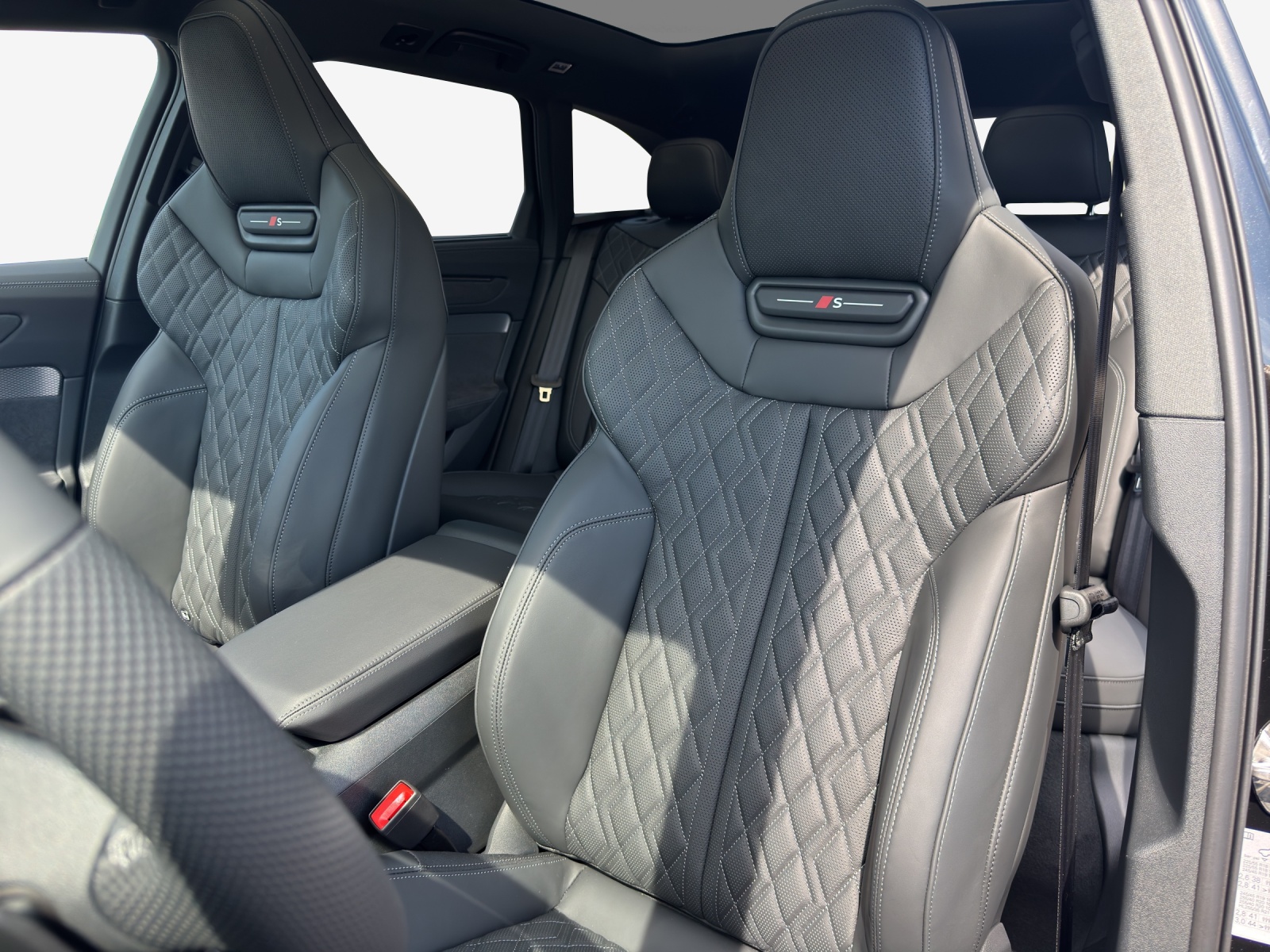 AUDI A6 Avant TDI quattro 220 kW S tronic-image-8