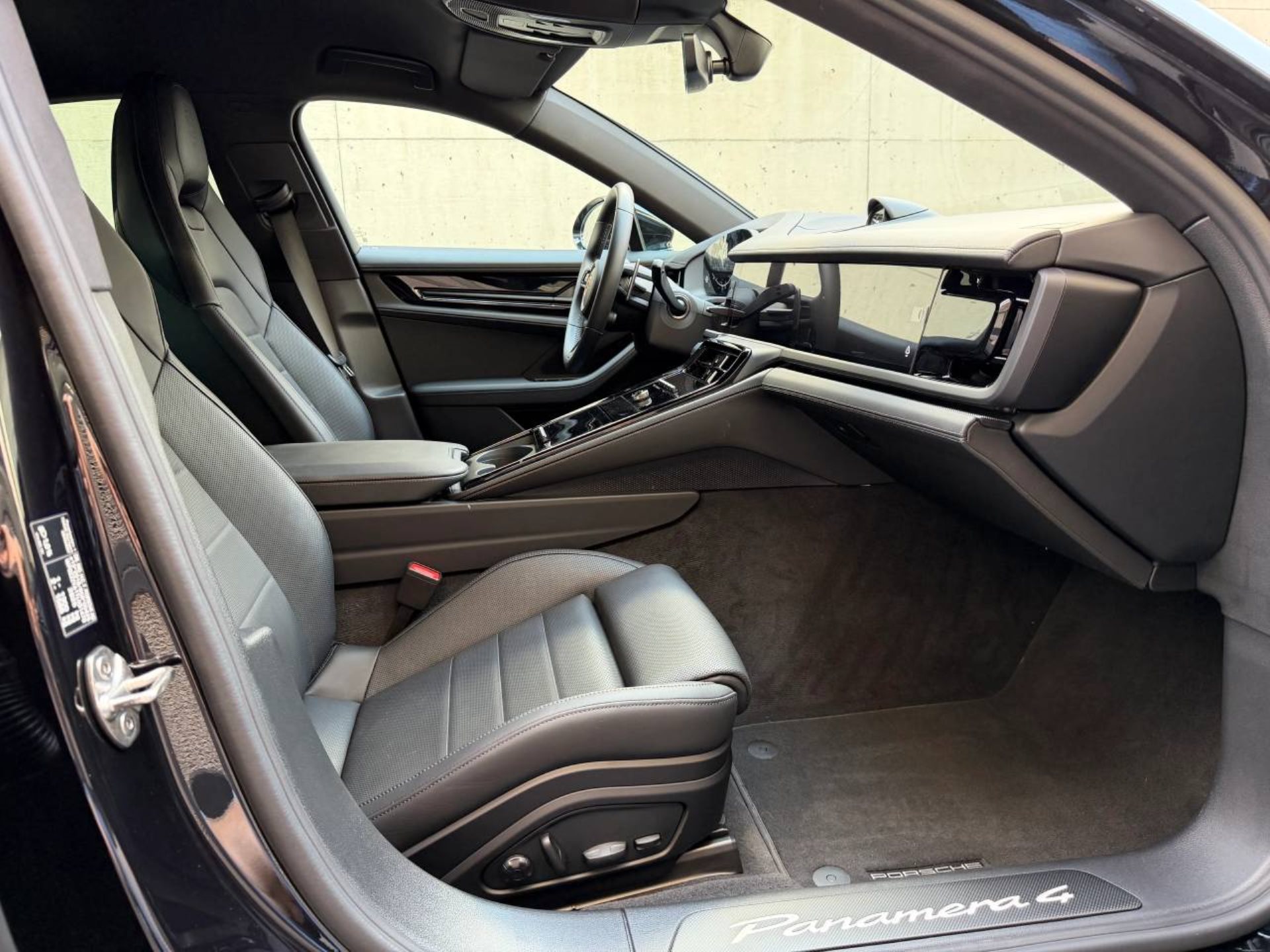 PORSCHE Panamera 4 E-Hybrid-image-22