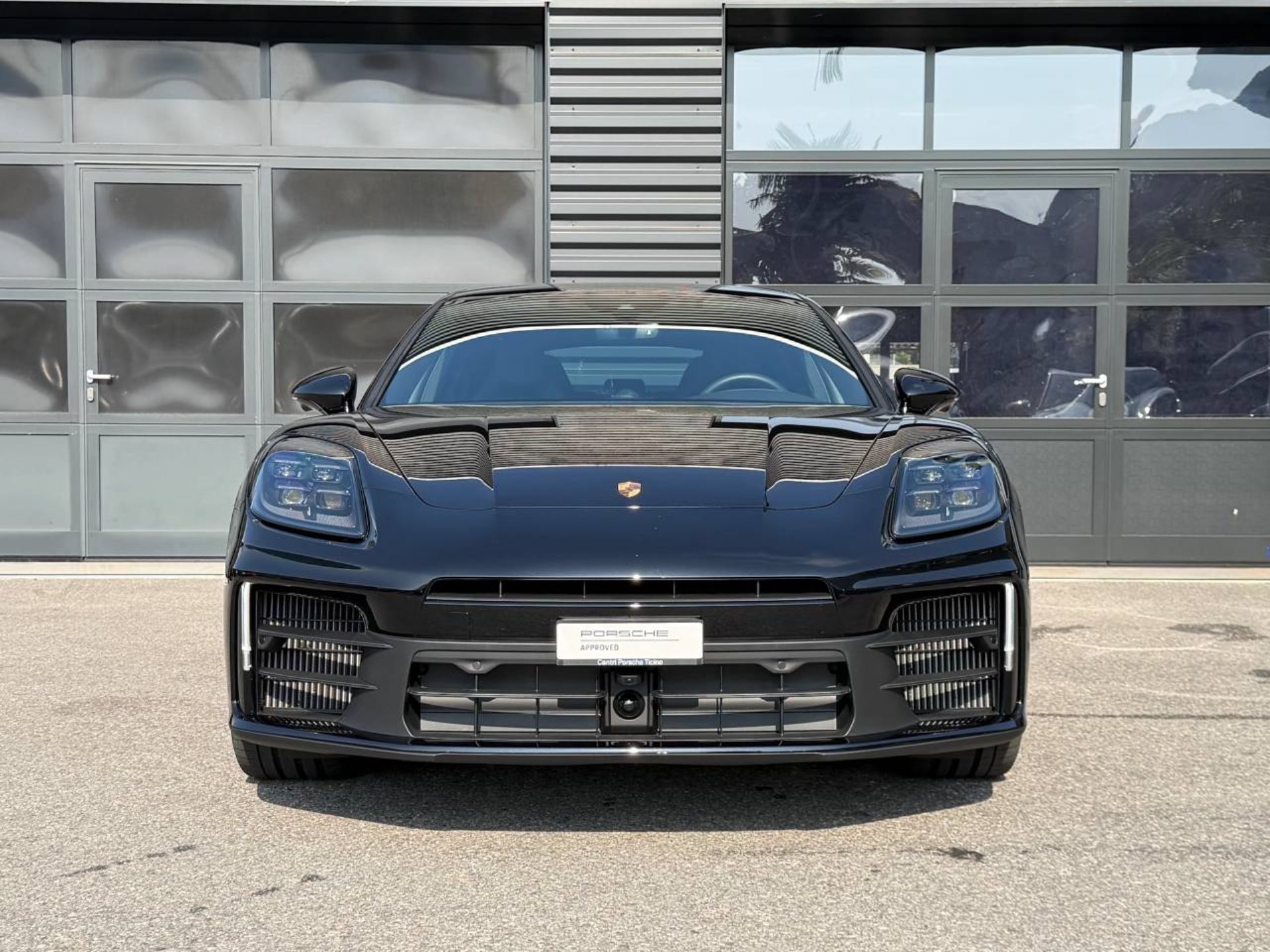 PORSCHE Panamera 4 E-Hybrid-image-9