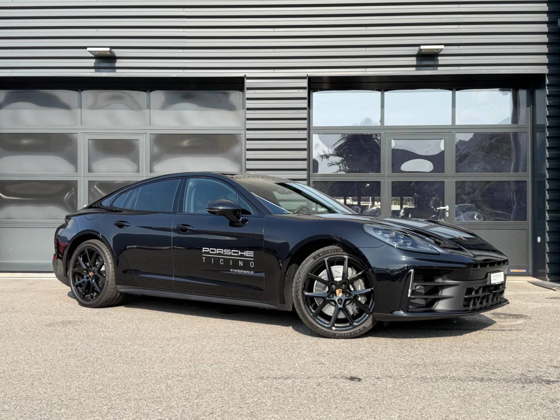 PORSCHE Panamera 4 E-Hybrid-image-8