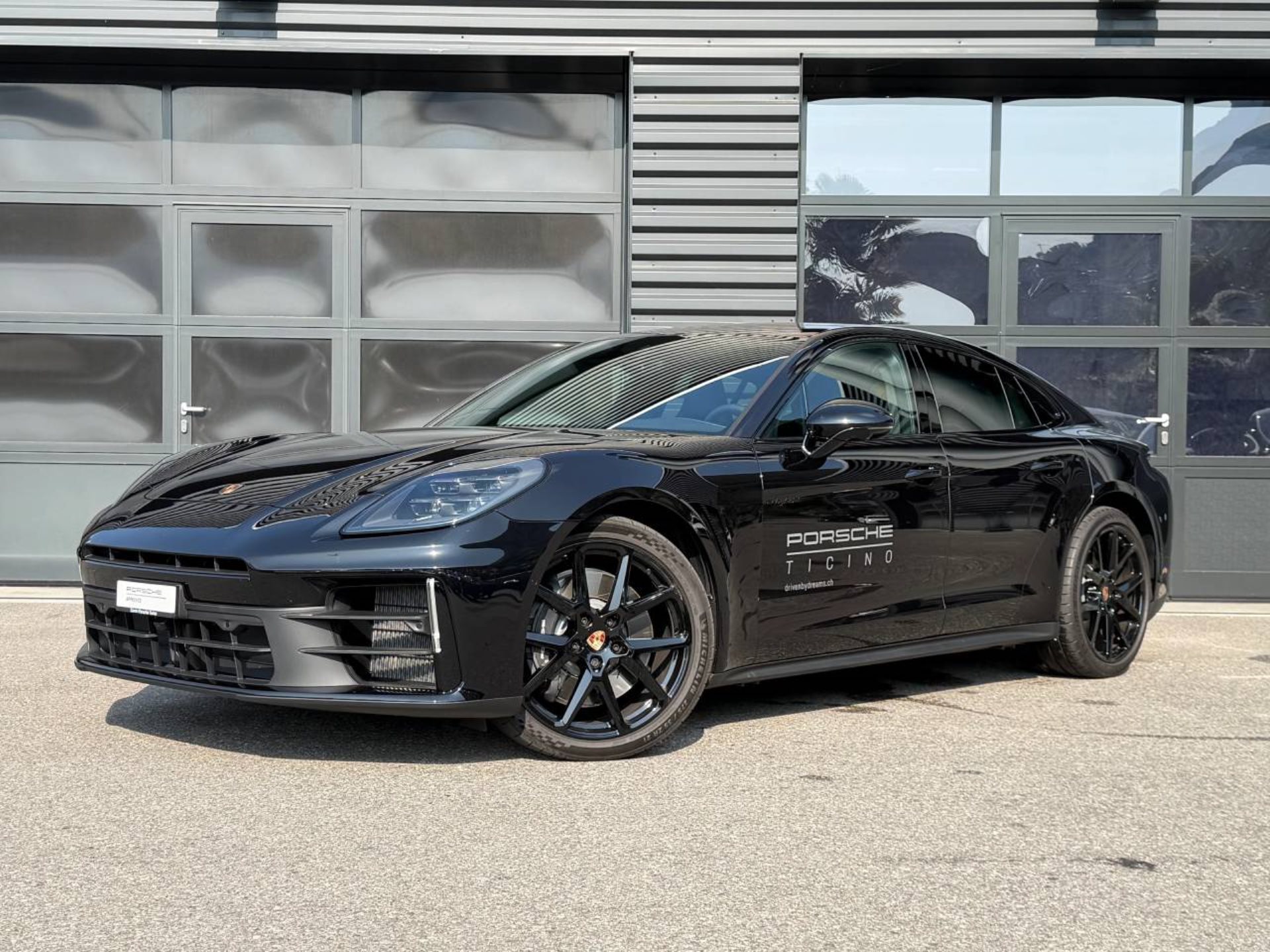 PORSCHE Panamera 4 E-Hybrid-image-0