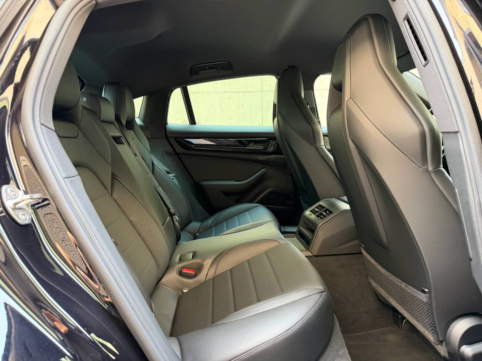 PORSCHE Panamera 4 E-Hybrid-image-20