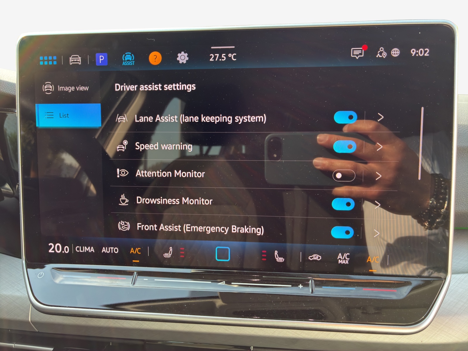 VW Golf Variant 1.5 eTSI mHEV Life DSG-image-13