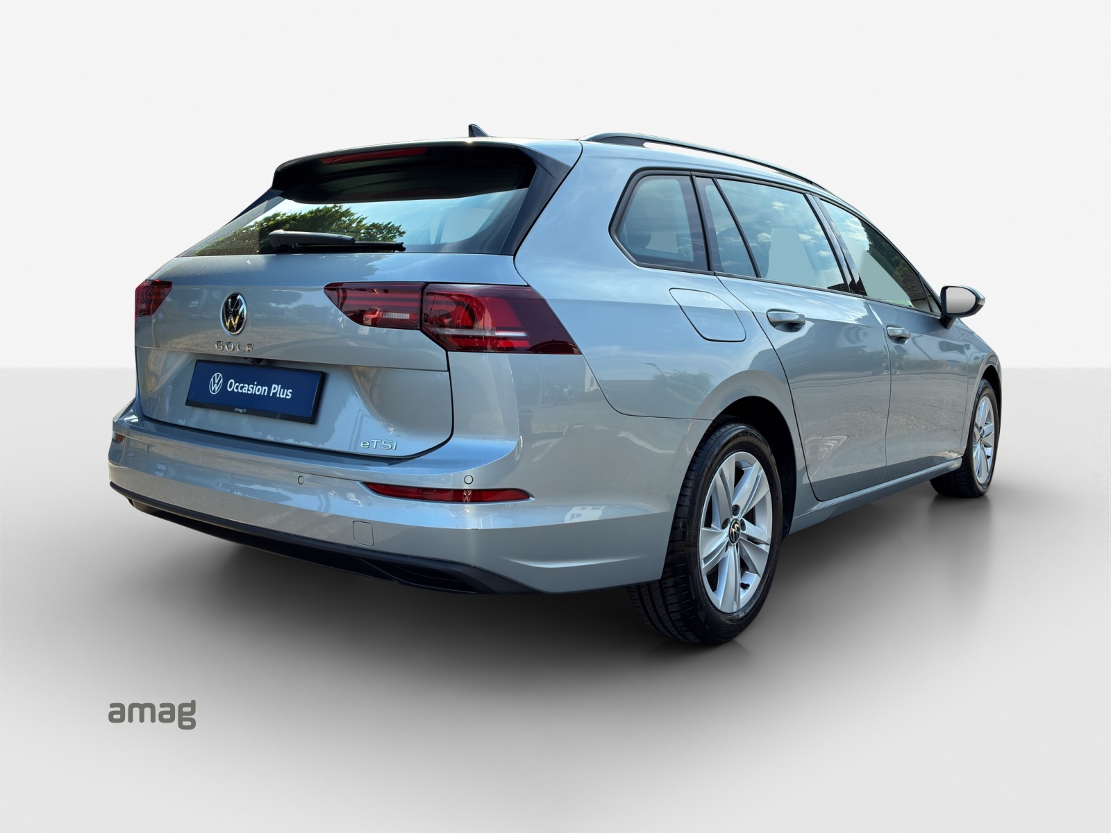 VW Golf Variant 1.5 eTSI mHEV Life DSG-image-4