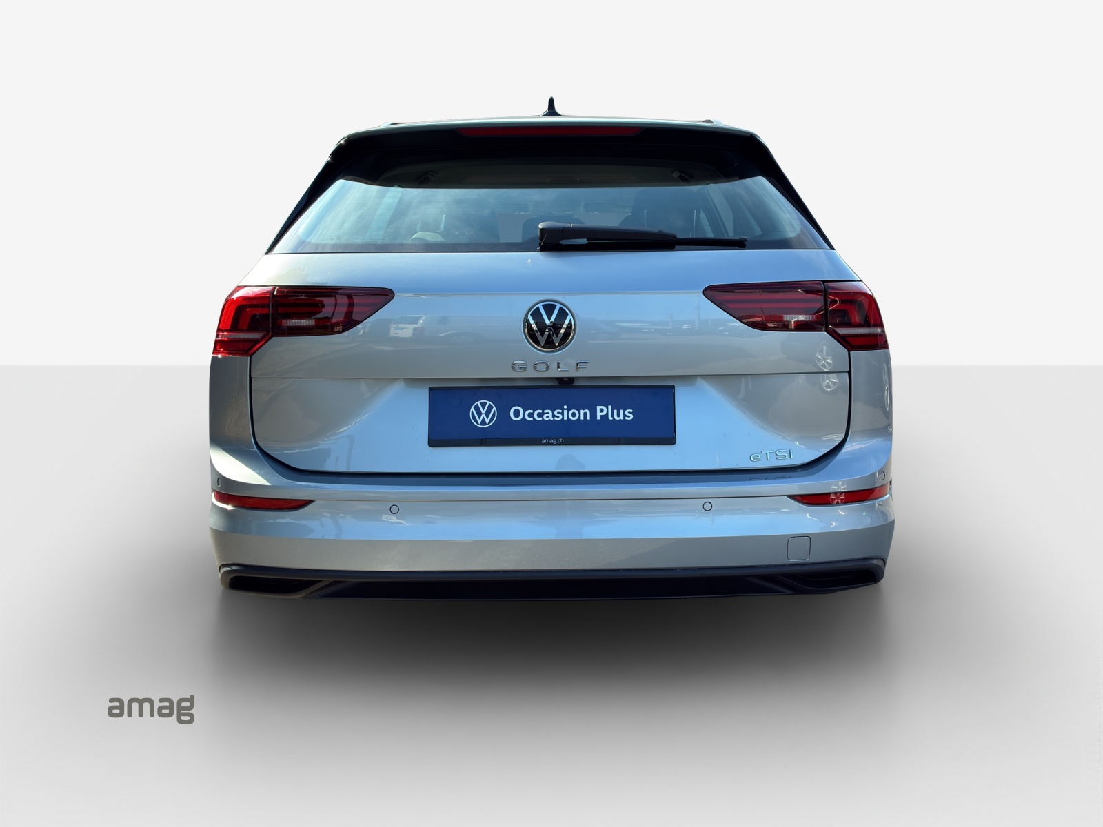 VW Golf Variant 1.5 eTSI mHEV Life DSG-image-3