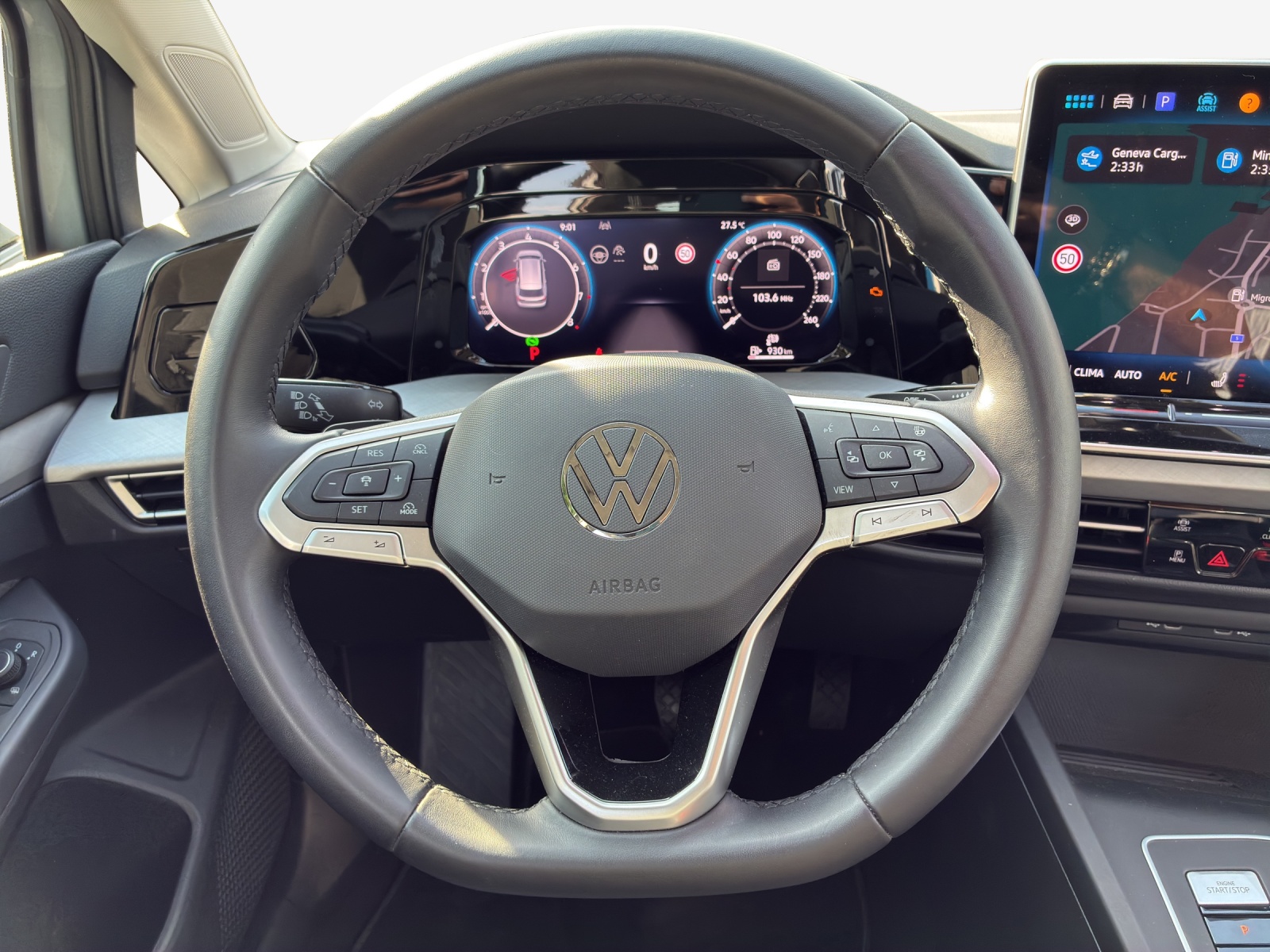 VW Golf Variant 1.5 eTSI mHEV Life DSG-image-9