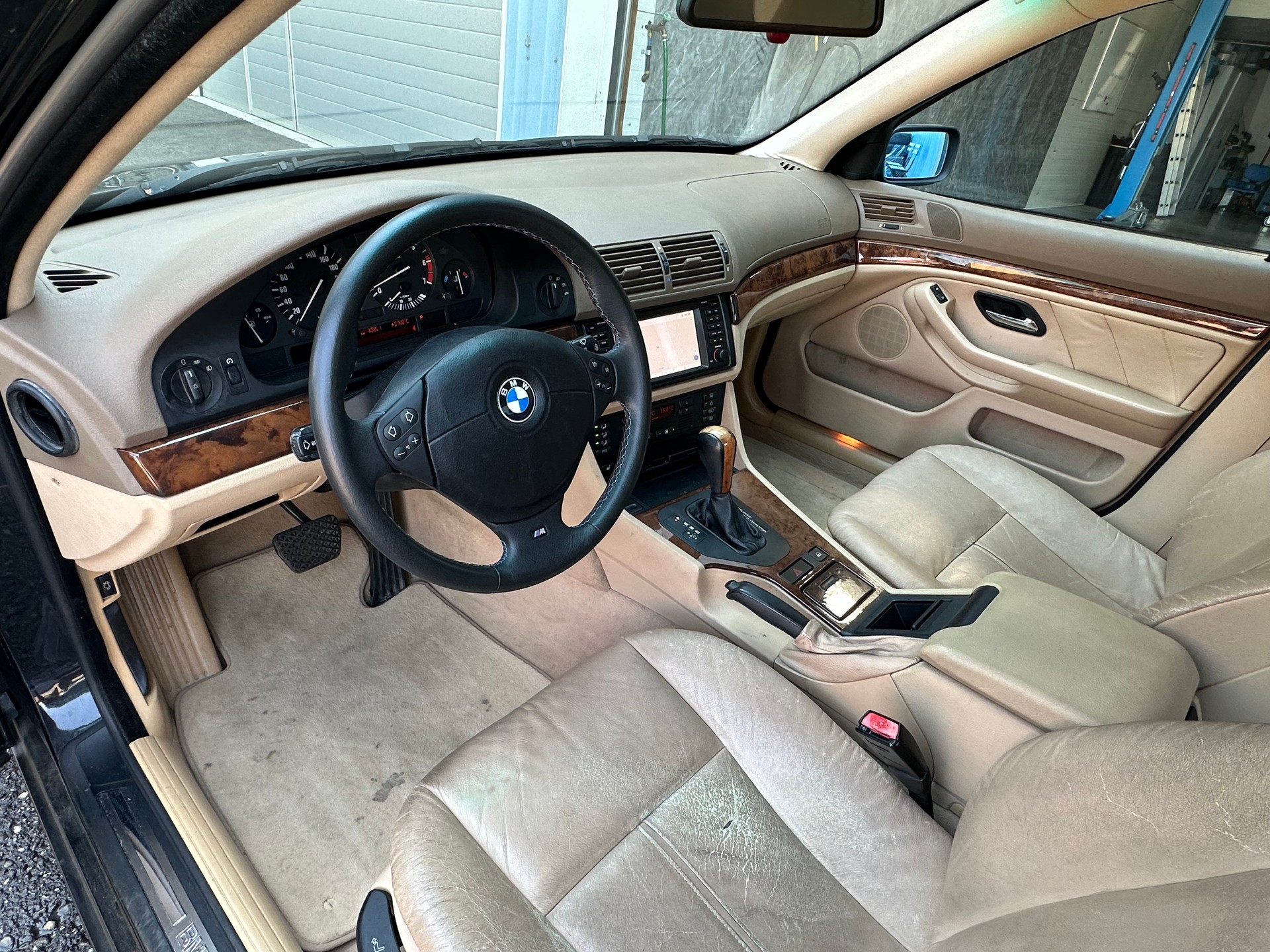 BMW 535i-image-8