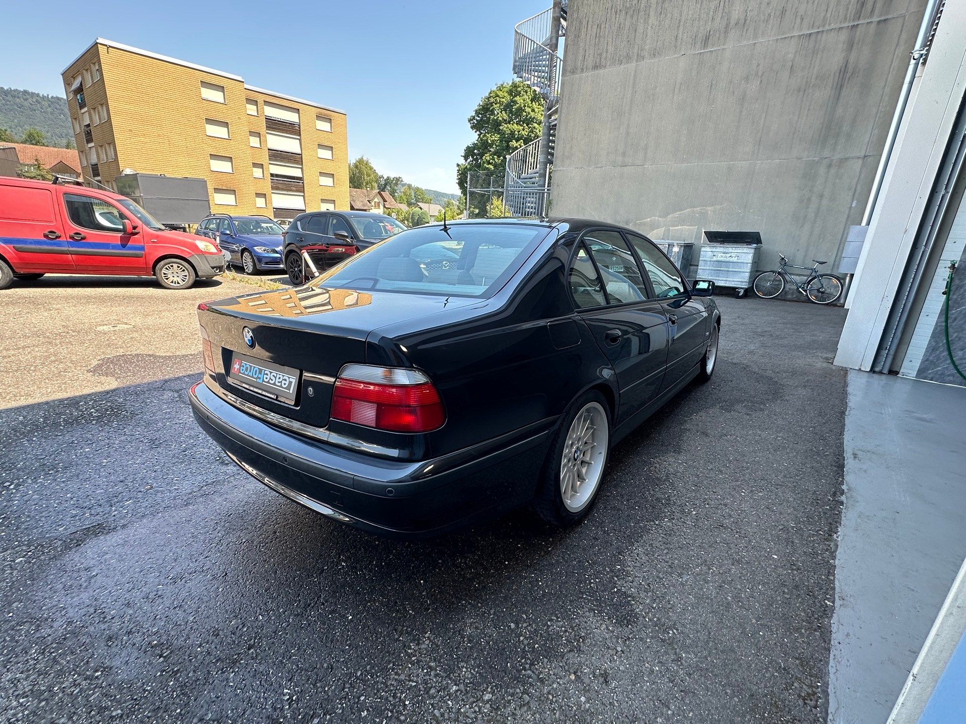 BMW 535i-image-6