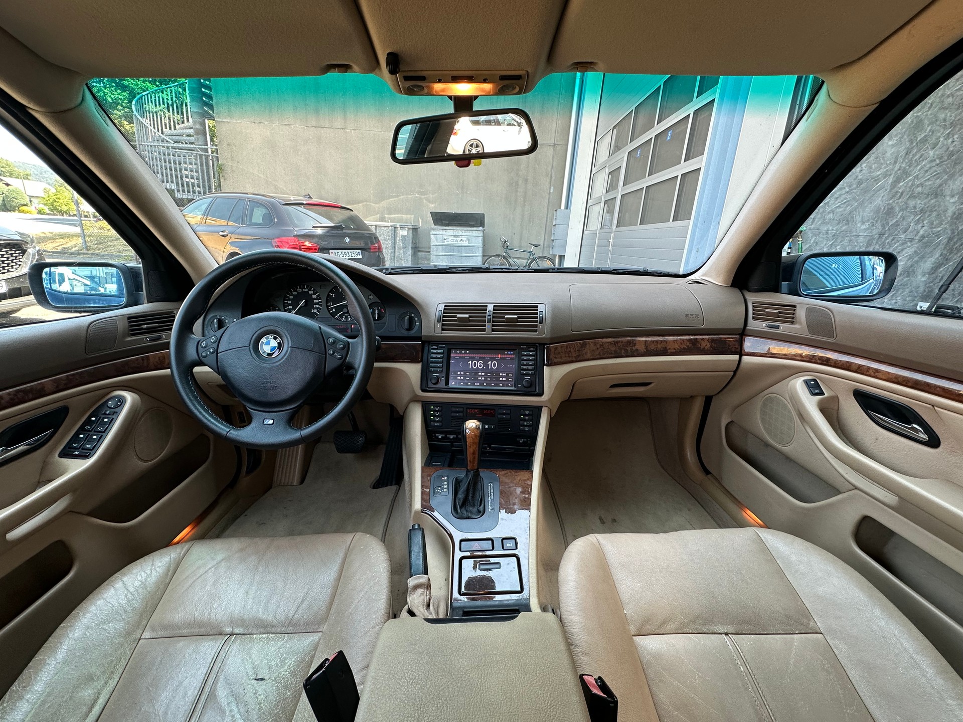 BMW 535i-image-11