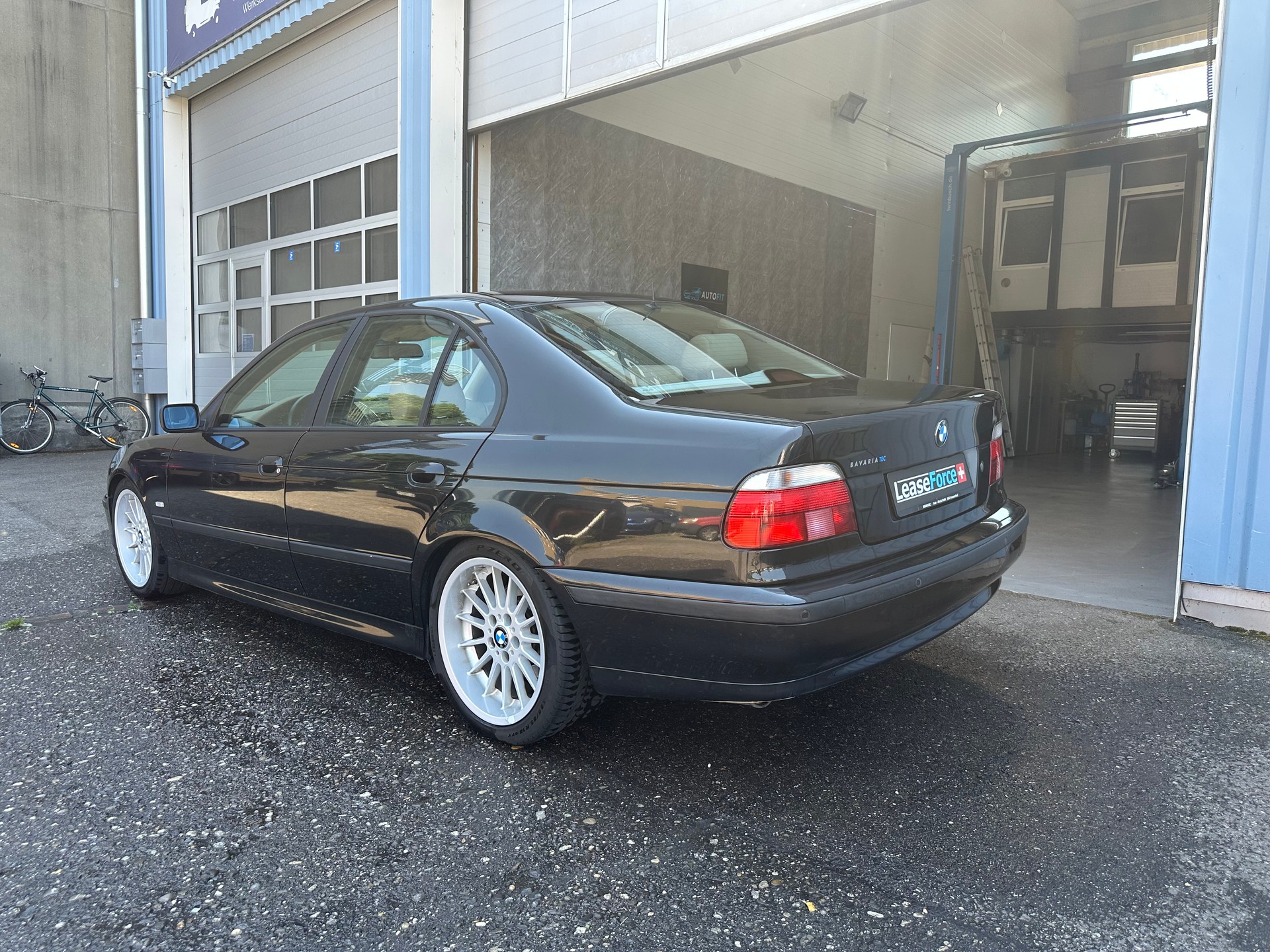 BMW 535i-image-5