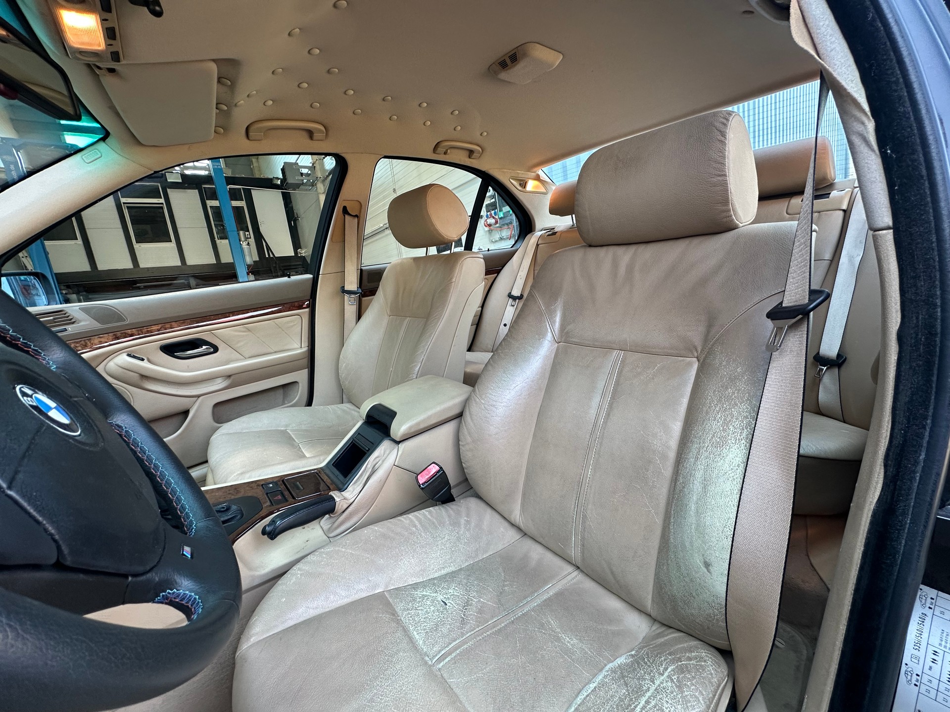 BMW 535i-image-9