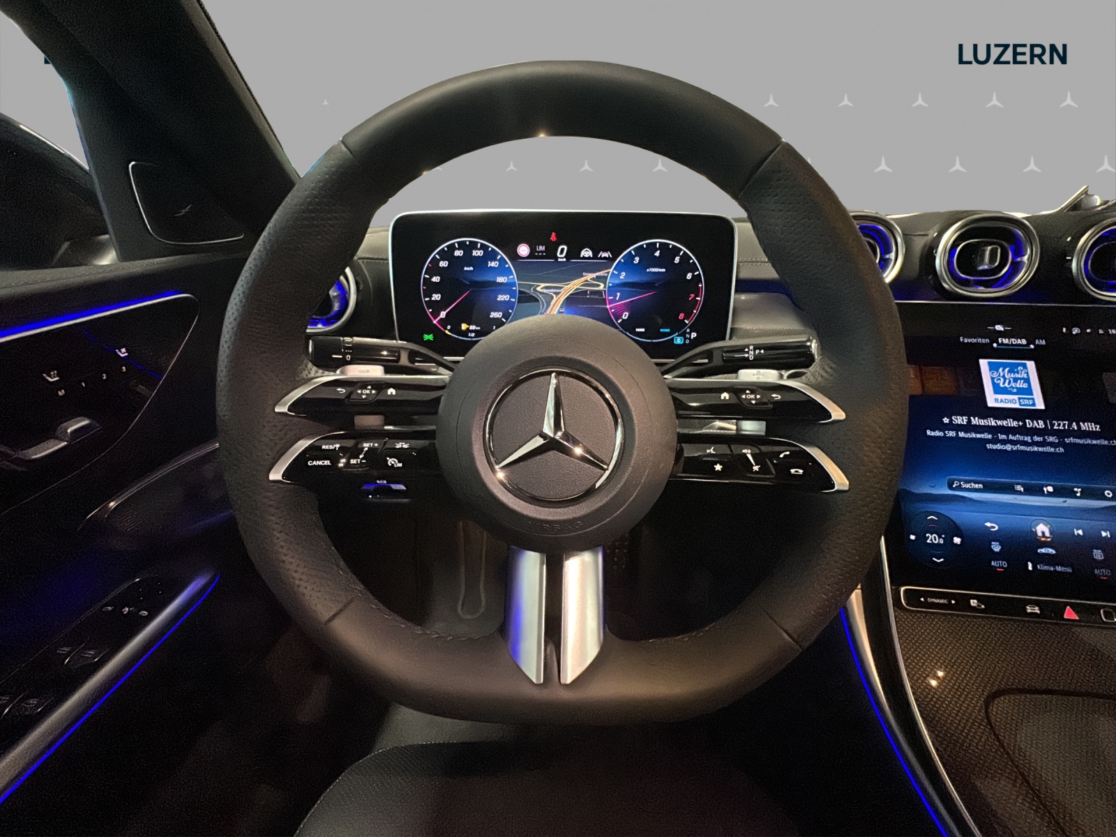 MERCEDES-BENZ C 300 4 Matic-image-10