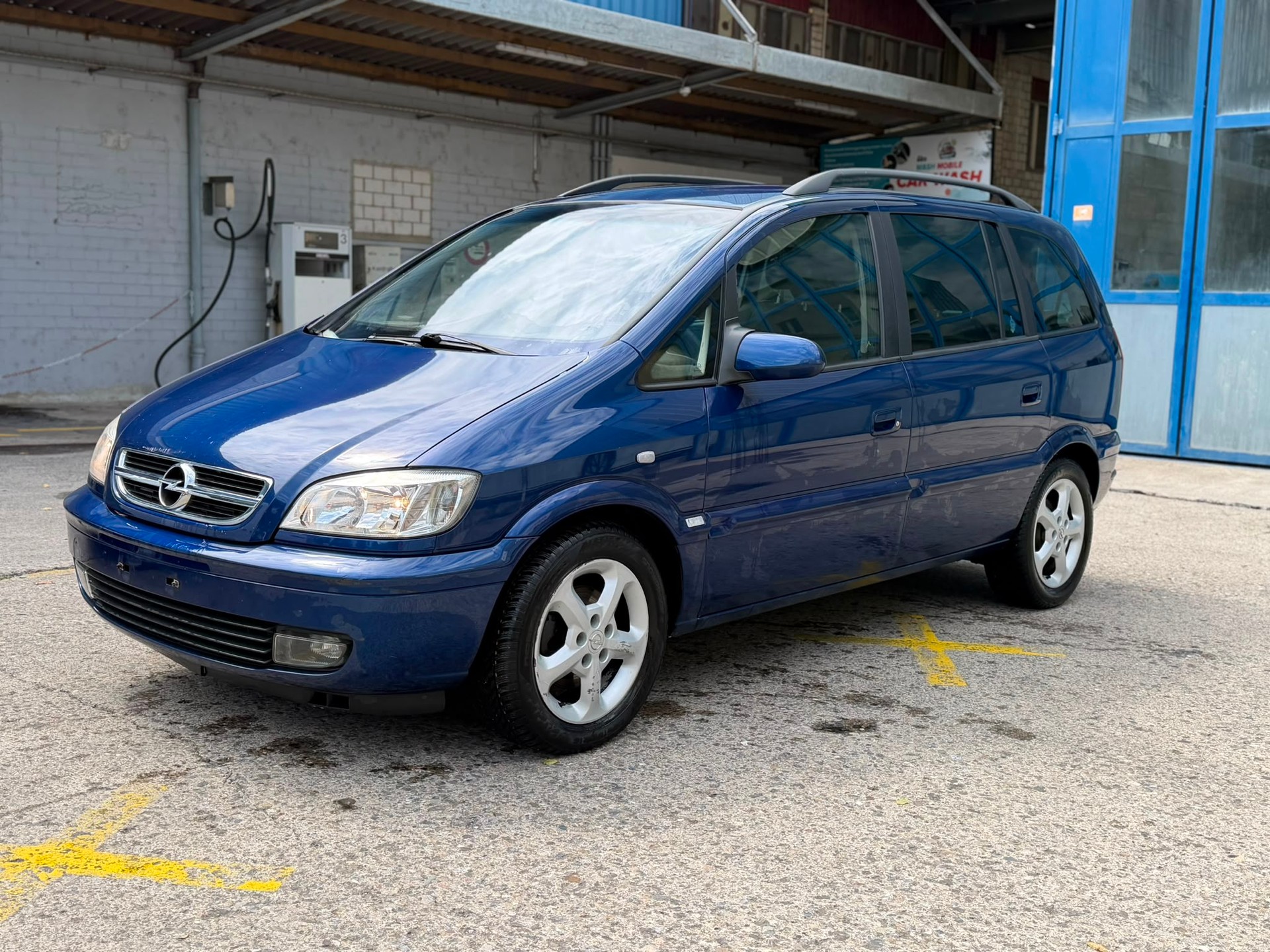 OPEL Zafira 2.0 DTi Elegance-image-0