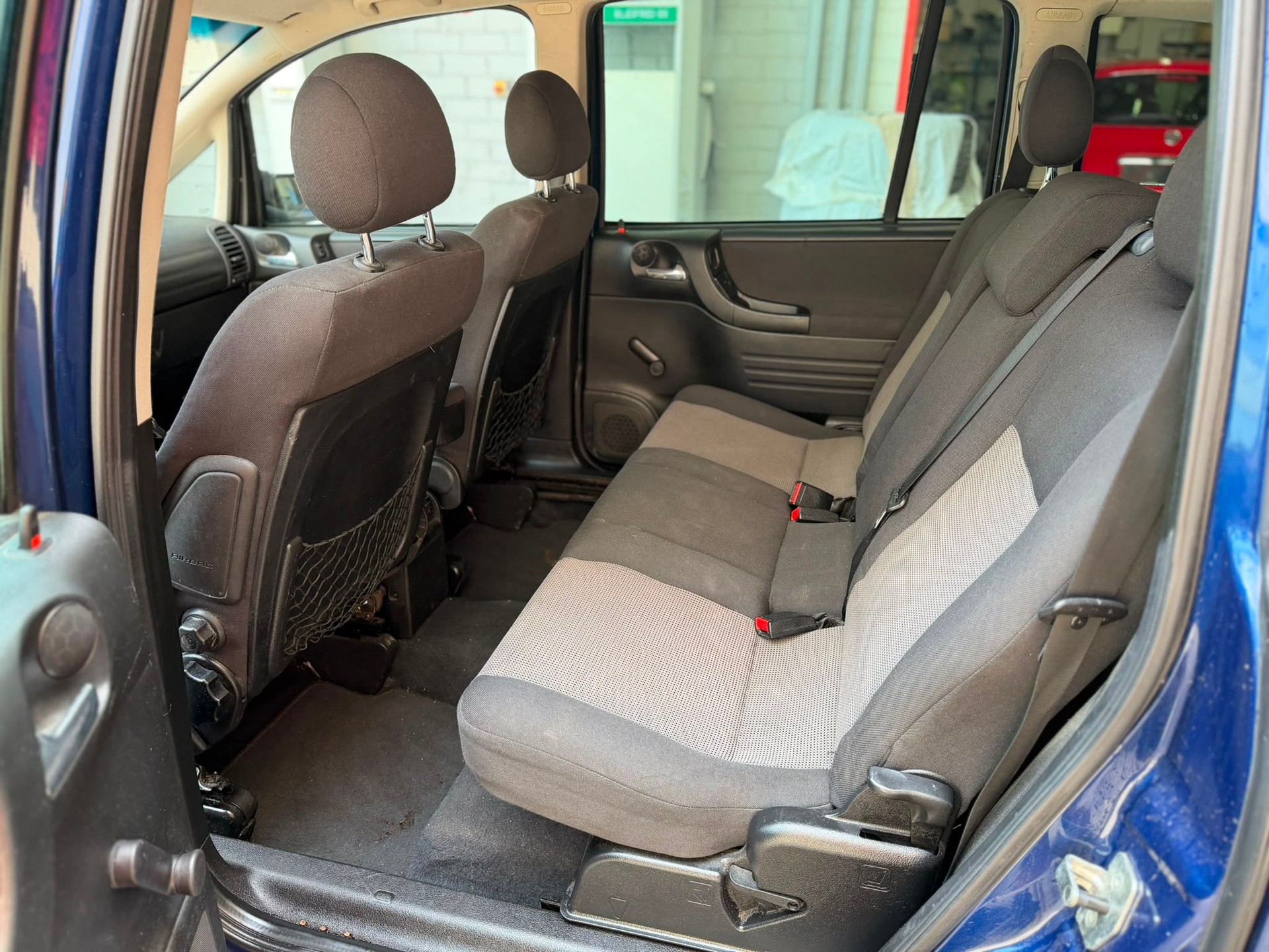 OPEL Zafira 2.0 DTi Elegance-image-8