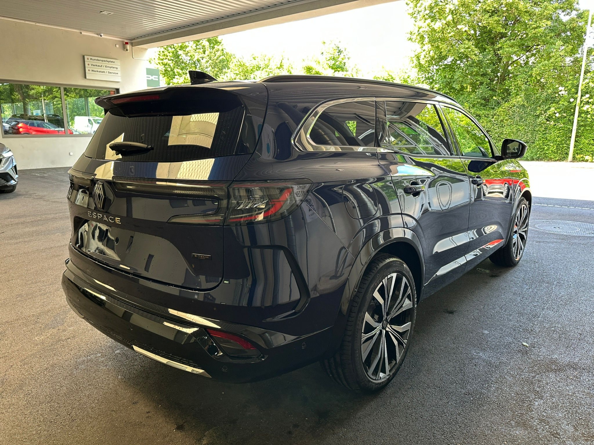 RENAULT Espace Full Hybrid E-Tech-image-4