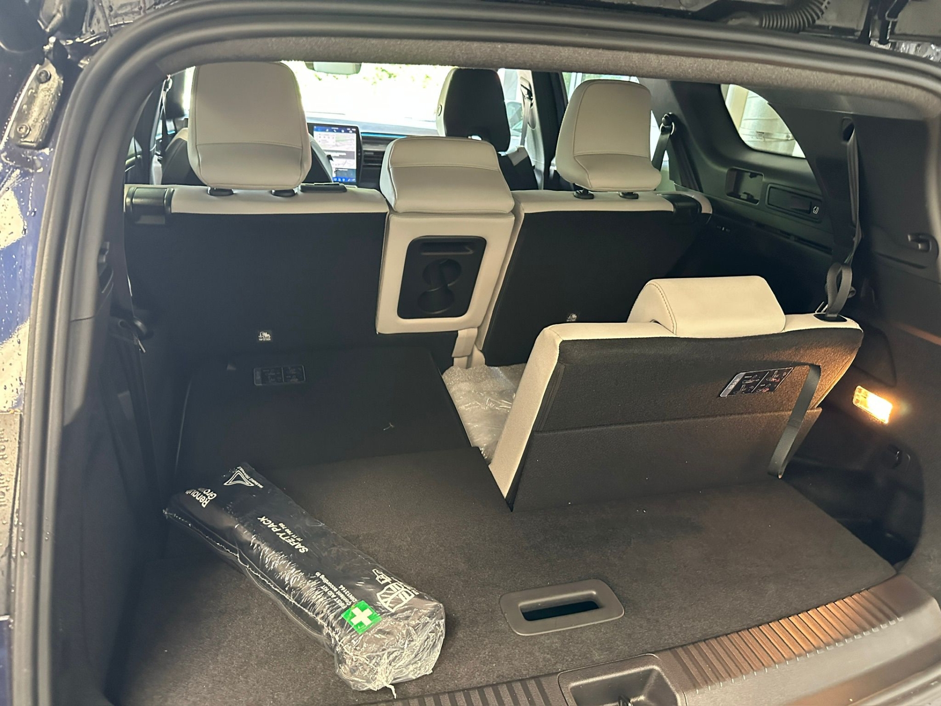 RENAULT Espace Full Hybrid E-Tech-image-11