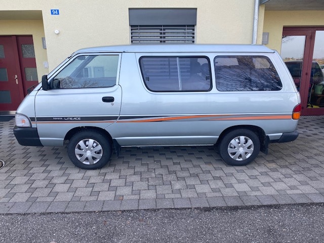 TOYOTA YR 22 LG-MDSEW Wagon-image-2