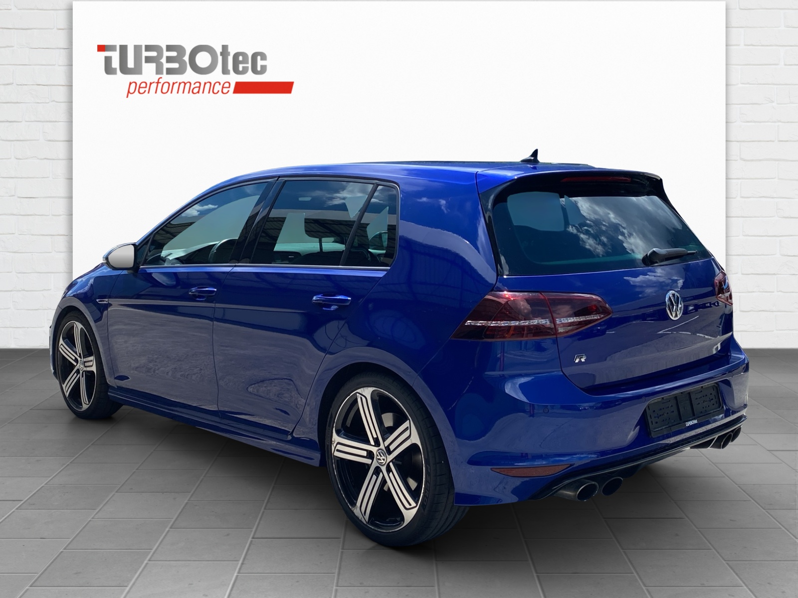 VW Golf 2.0 TSI R 4Motion DSG-image-2