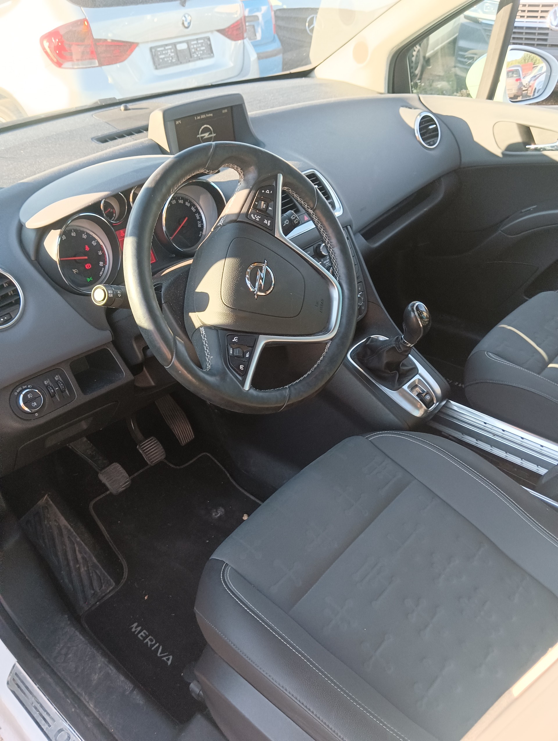 OPEL Meriva 1.4 Turbo Active Edition-image-6