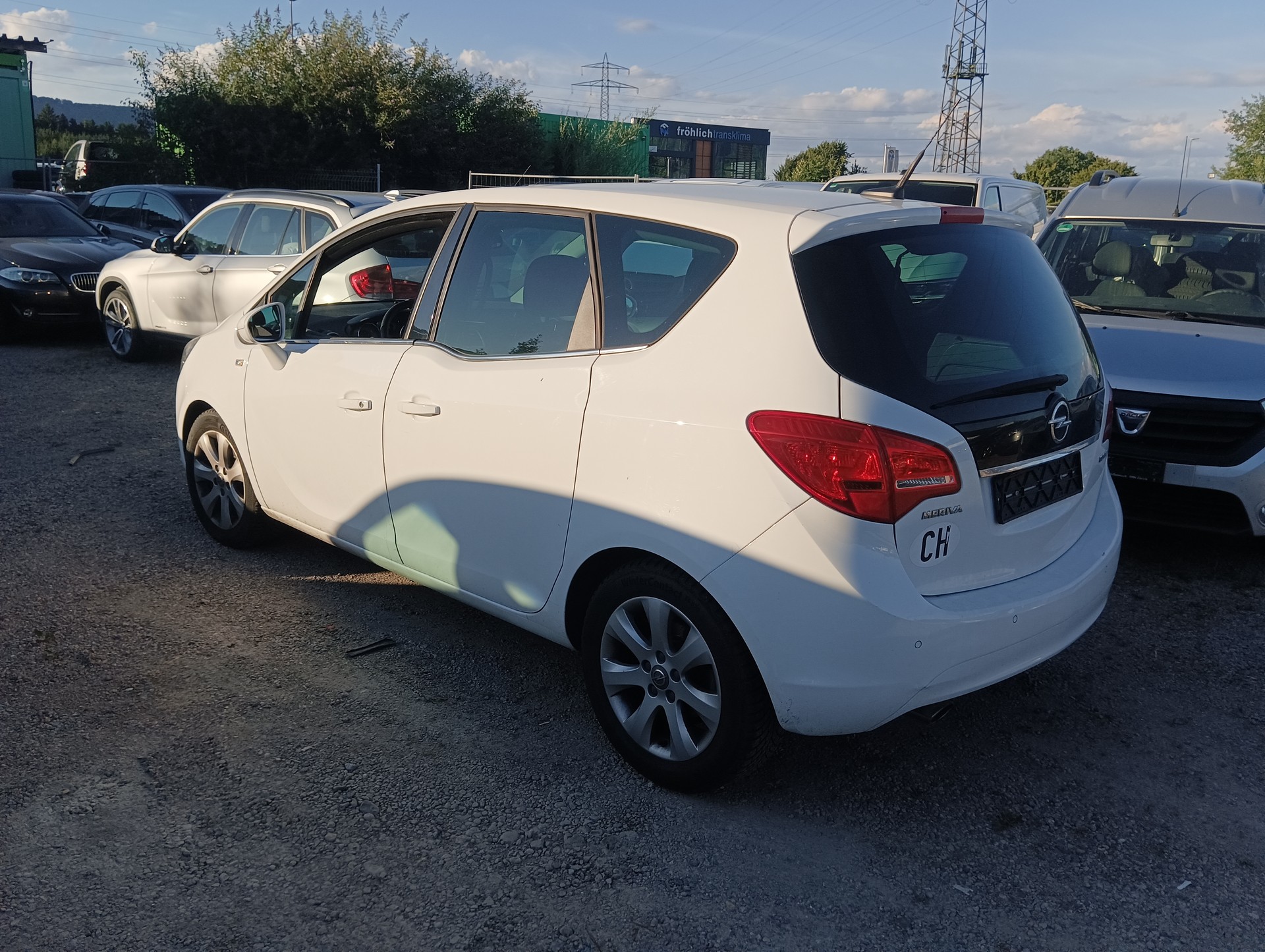 OPEL Meriva 1.4 Turbo Active Edition-image-5