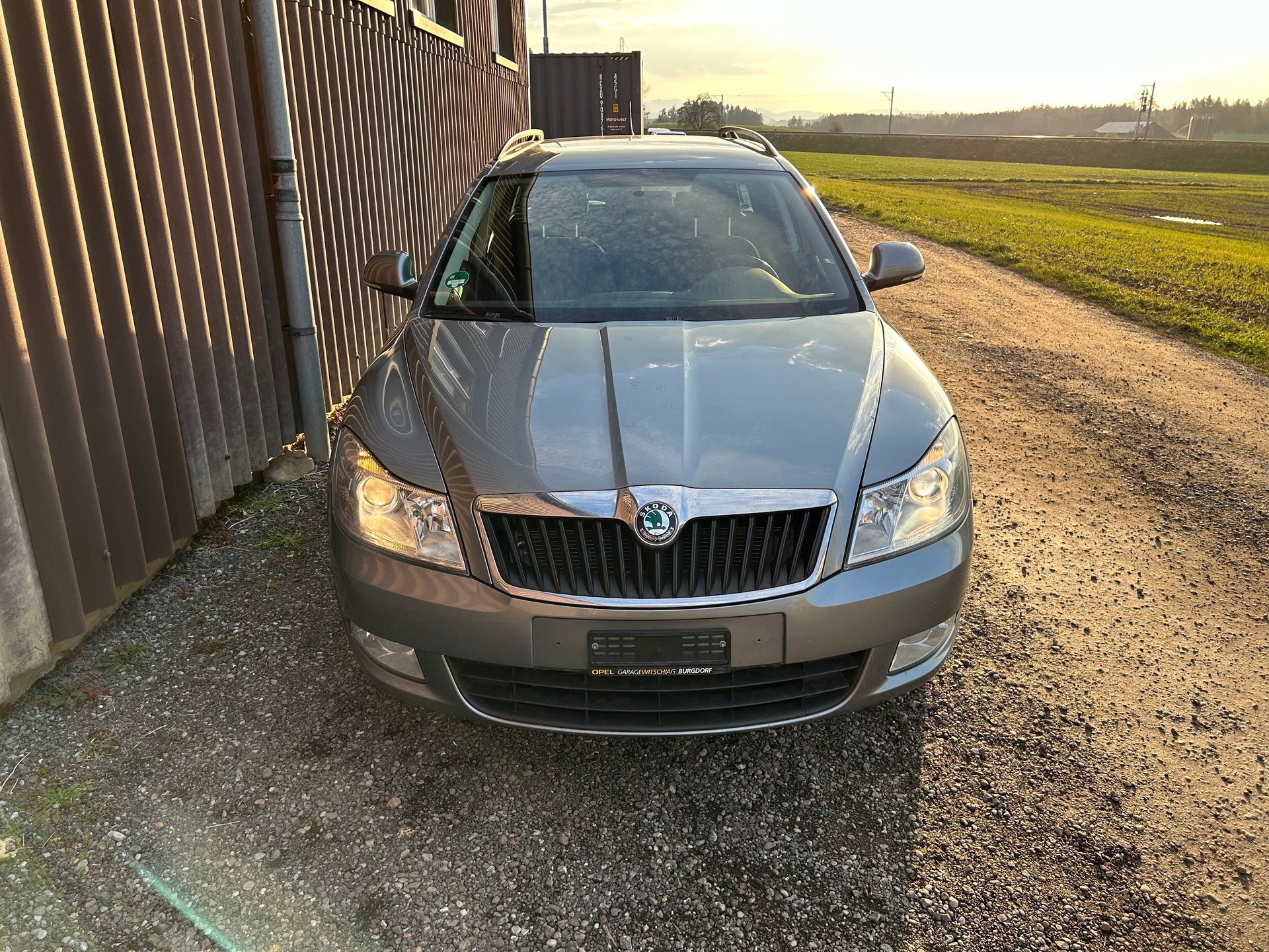 SKODA Octavia Combi 1.6 TDI Twenty20 4x4-image-0