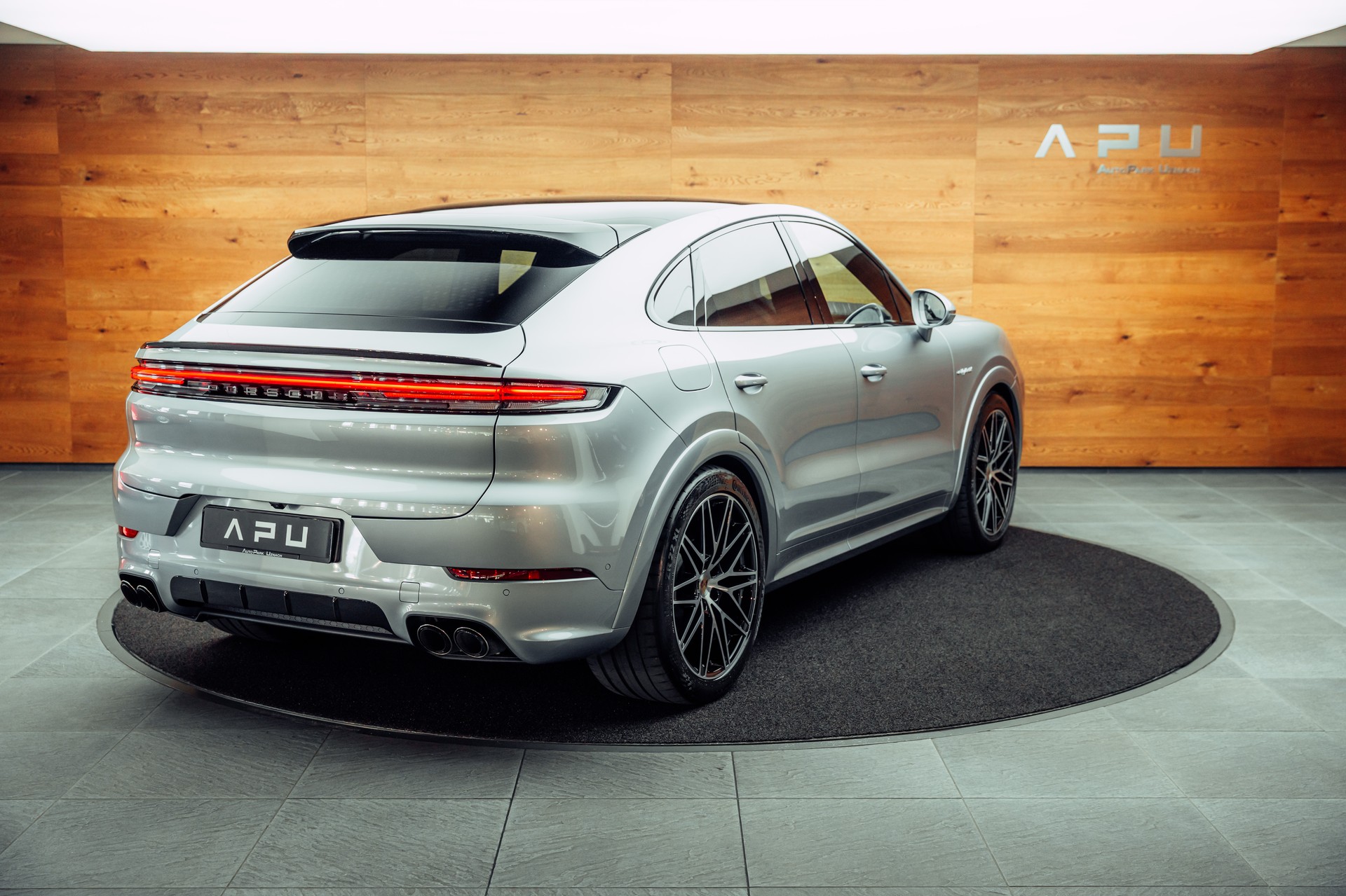 PORSCHE Cayenne S Coupé E-Hybrid Tiptronic Dolomitsilber-showroom-element-1