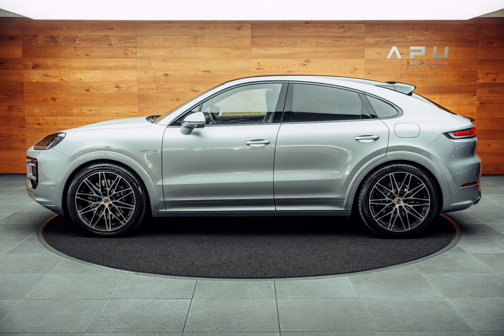 PORSCHE Cayenne S Coupé E-Hybrid Tiptronic Dolomitsilber-image-8