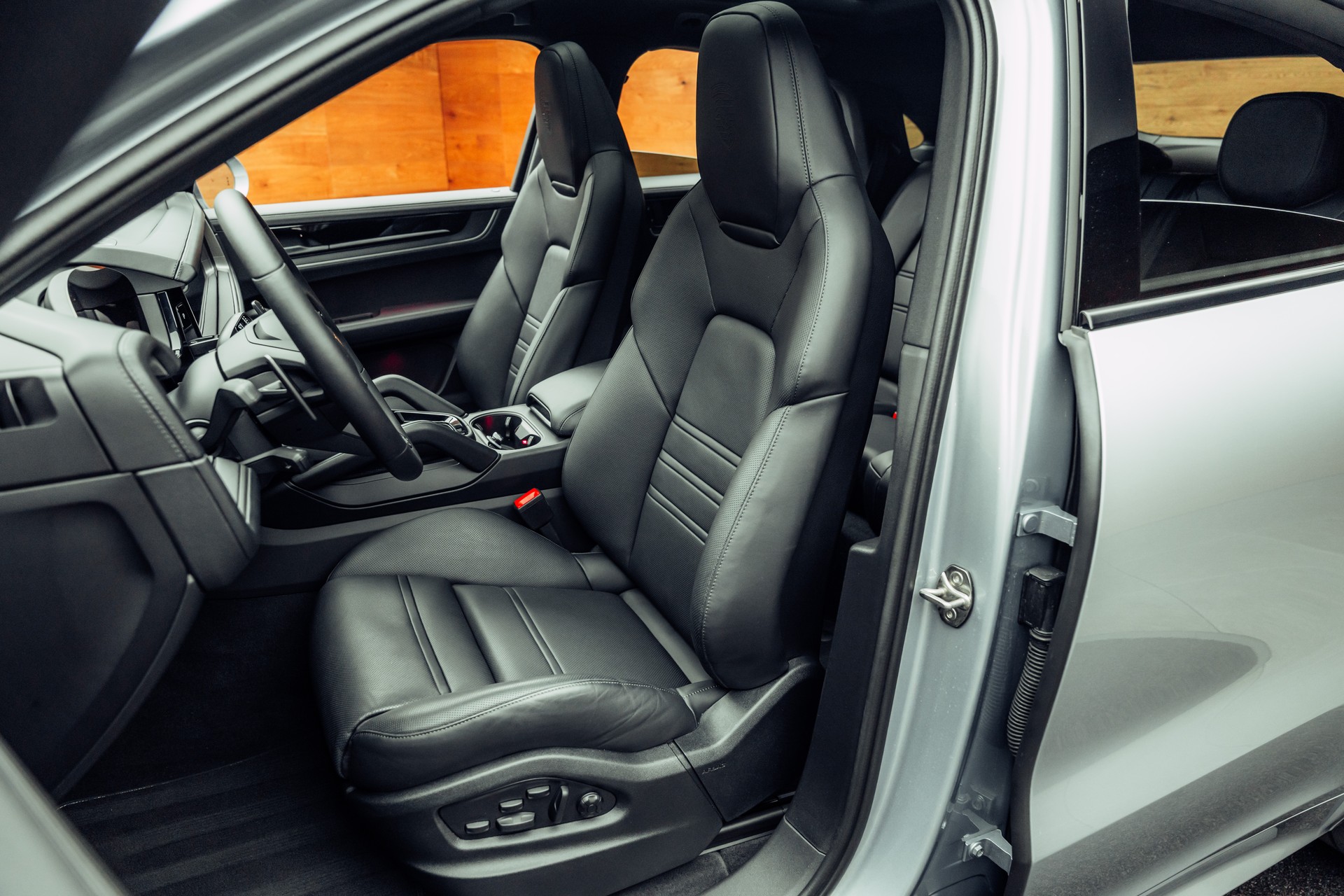 PORSCHE Cayenne S Coupé E-Hybrid Tiptronic Dolomitsilber-image-5