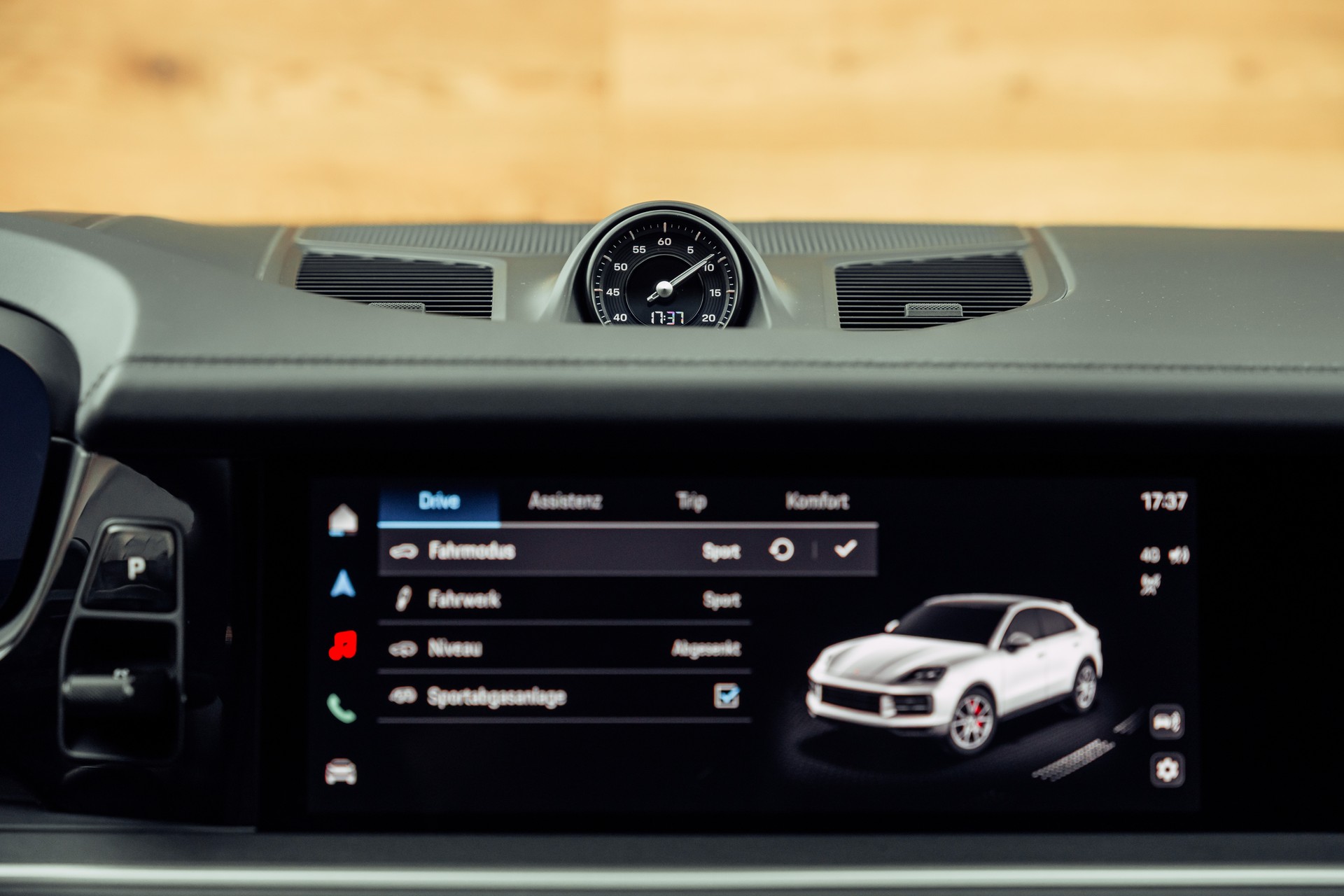 PORSCHE Cayenne S Coupé E-Hybrid Tiptronic Dolomitsilber-image-13