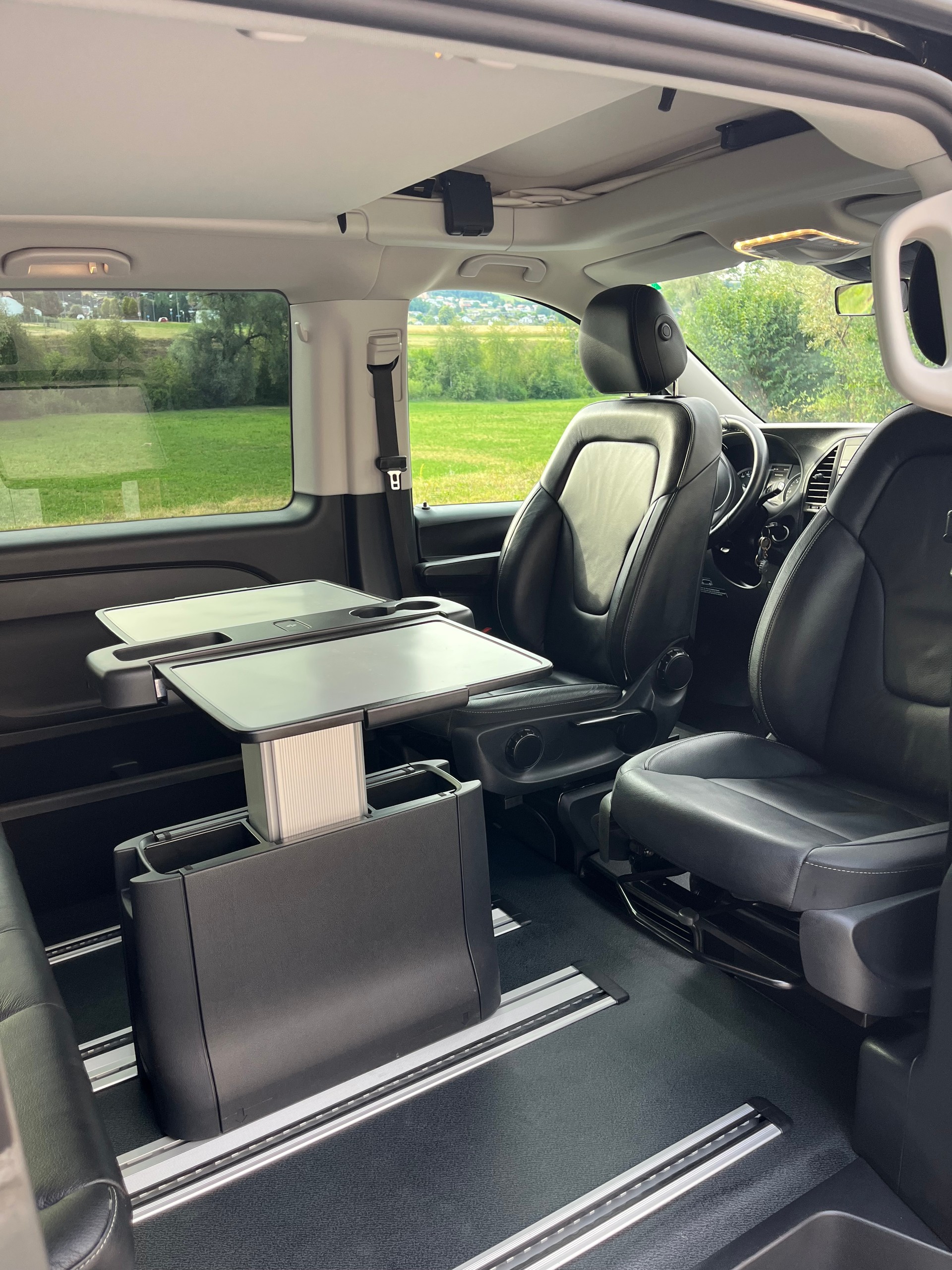 MERCEDES-BENZ 250 d Activity 4matic-image-2