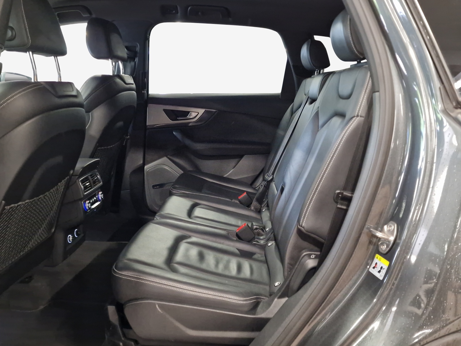 AUDI Q7 3.0 TDI quattro tiptronic-image-11