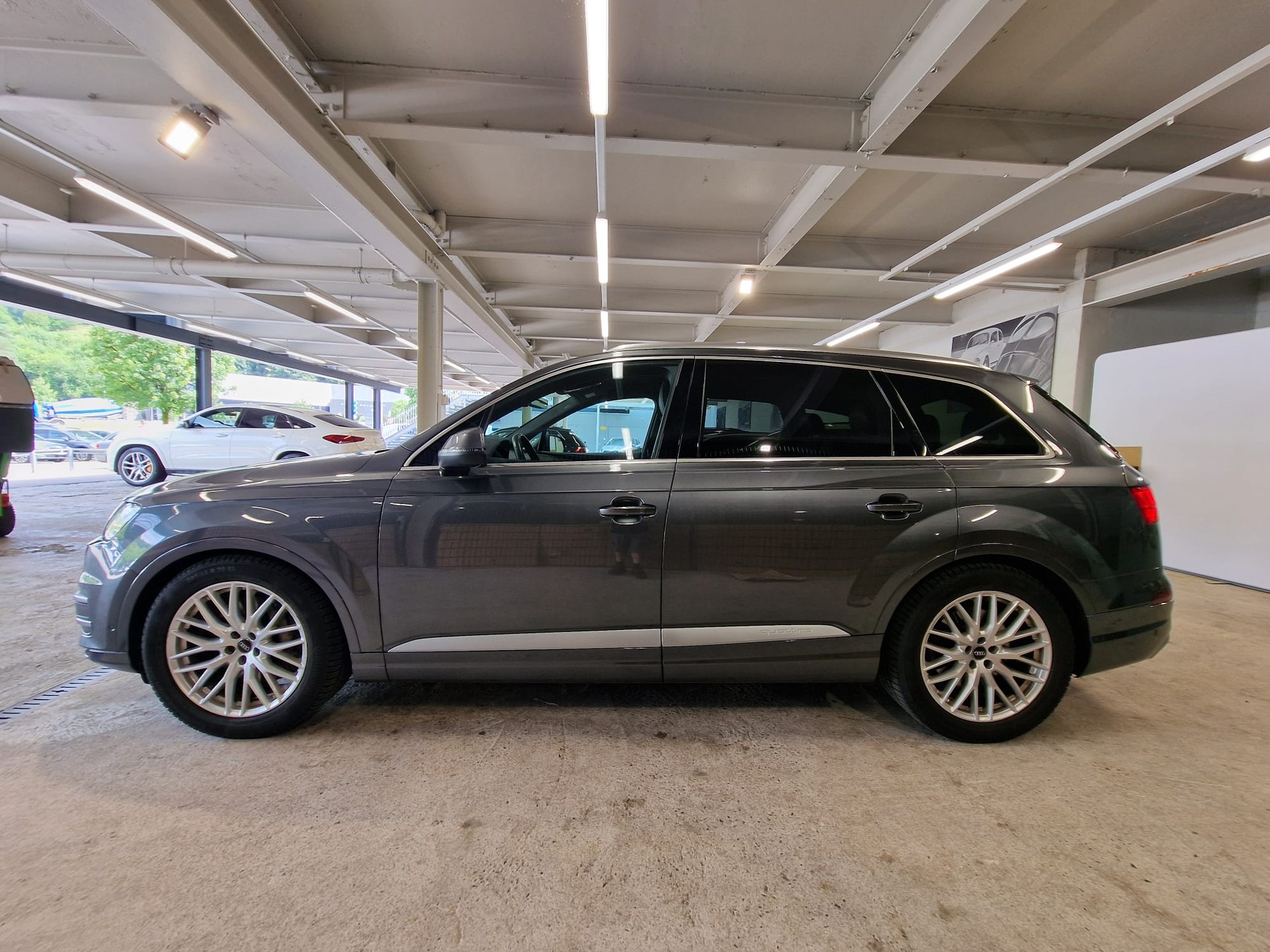 AUDI Q7 3.0 TDI quattro tiptronic-image-1