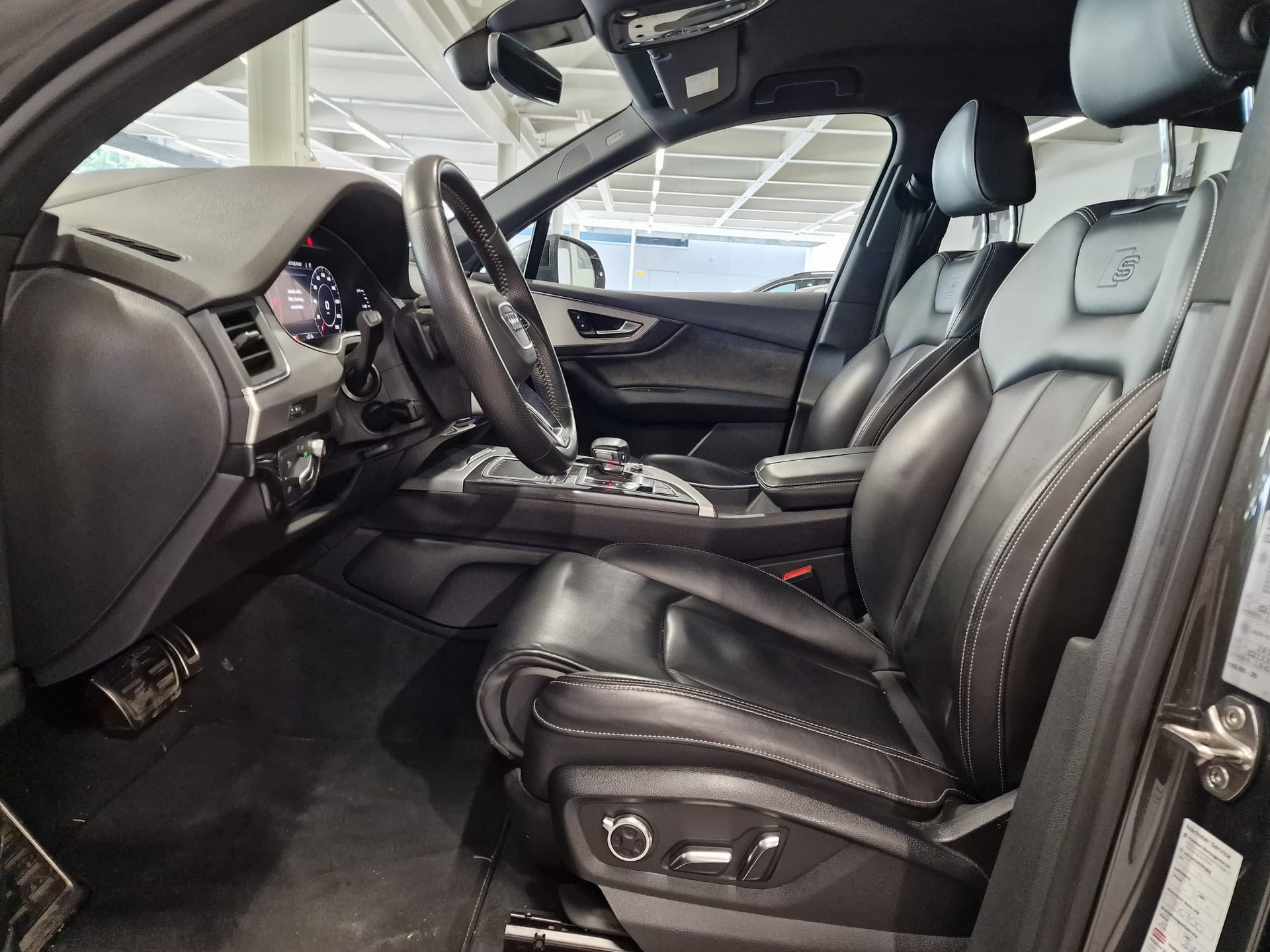 AUDI Q7 3.0 TDI quattro tiptronic-image-11