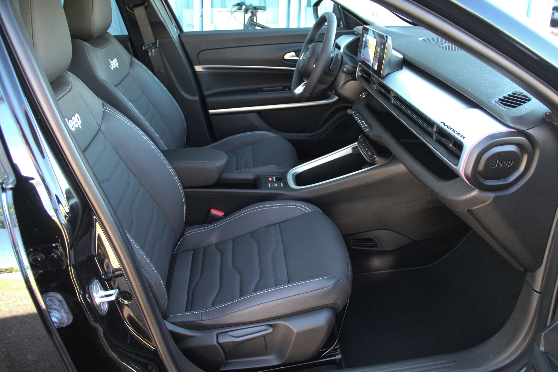 JEEP Avenger 1.2 Turbo MHEV Summit Sky ⭐⭐⭐⭐⭐-image-9
