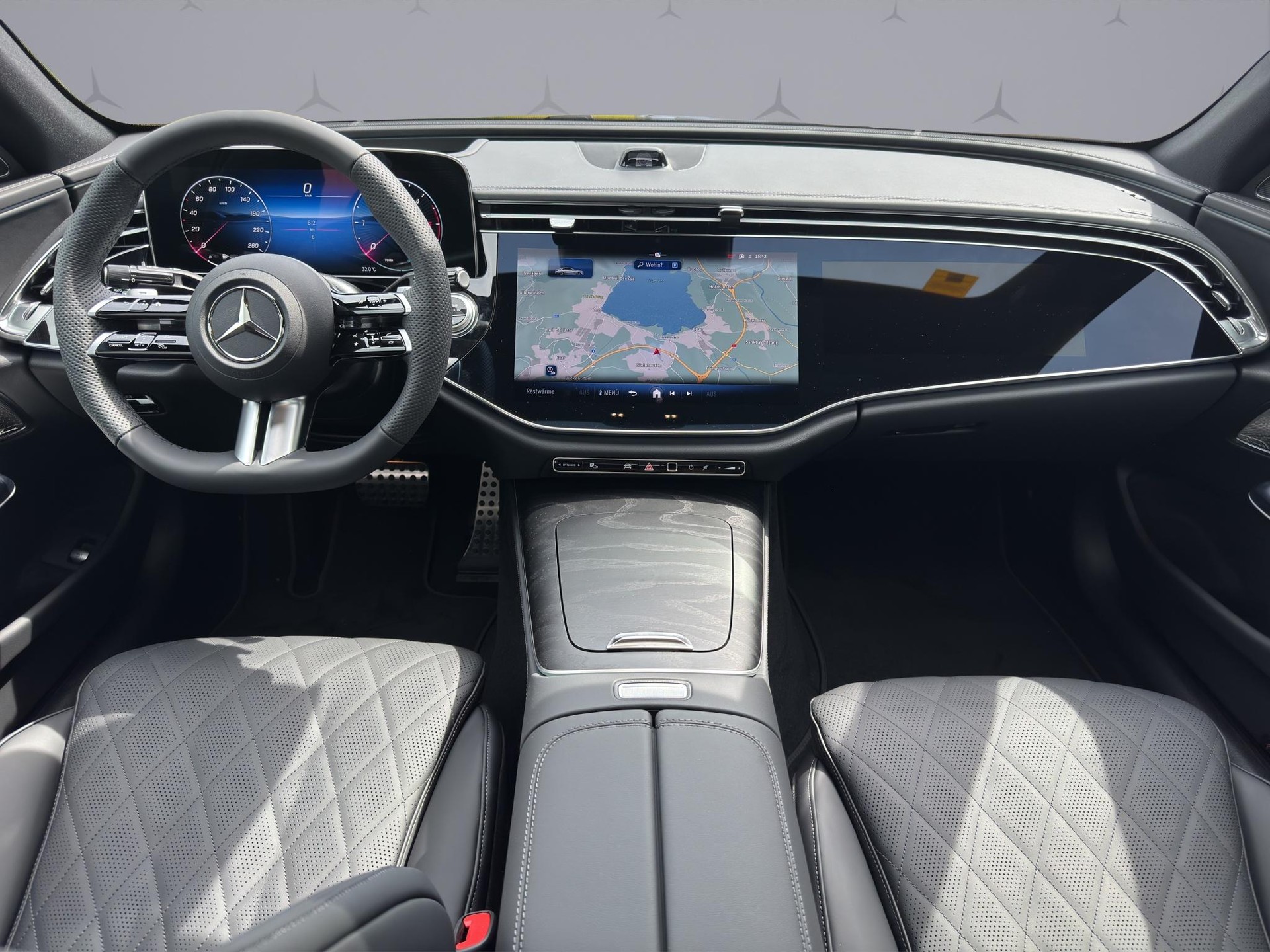 MERCEDES-BENZ E 220 d AMG Line 4matic-image-14