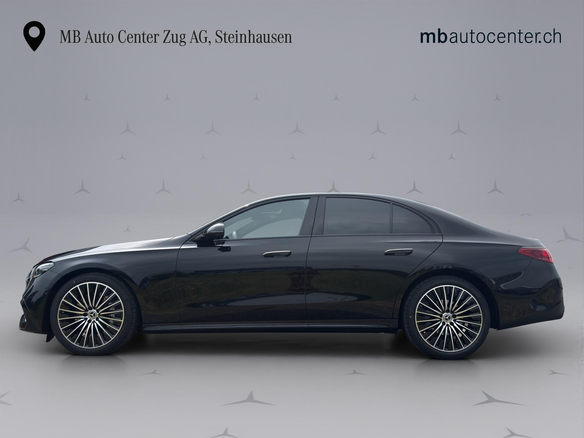 MERCEDES-BENZ E 220 d AMG Line 4matic-image-2