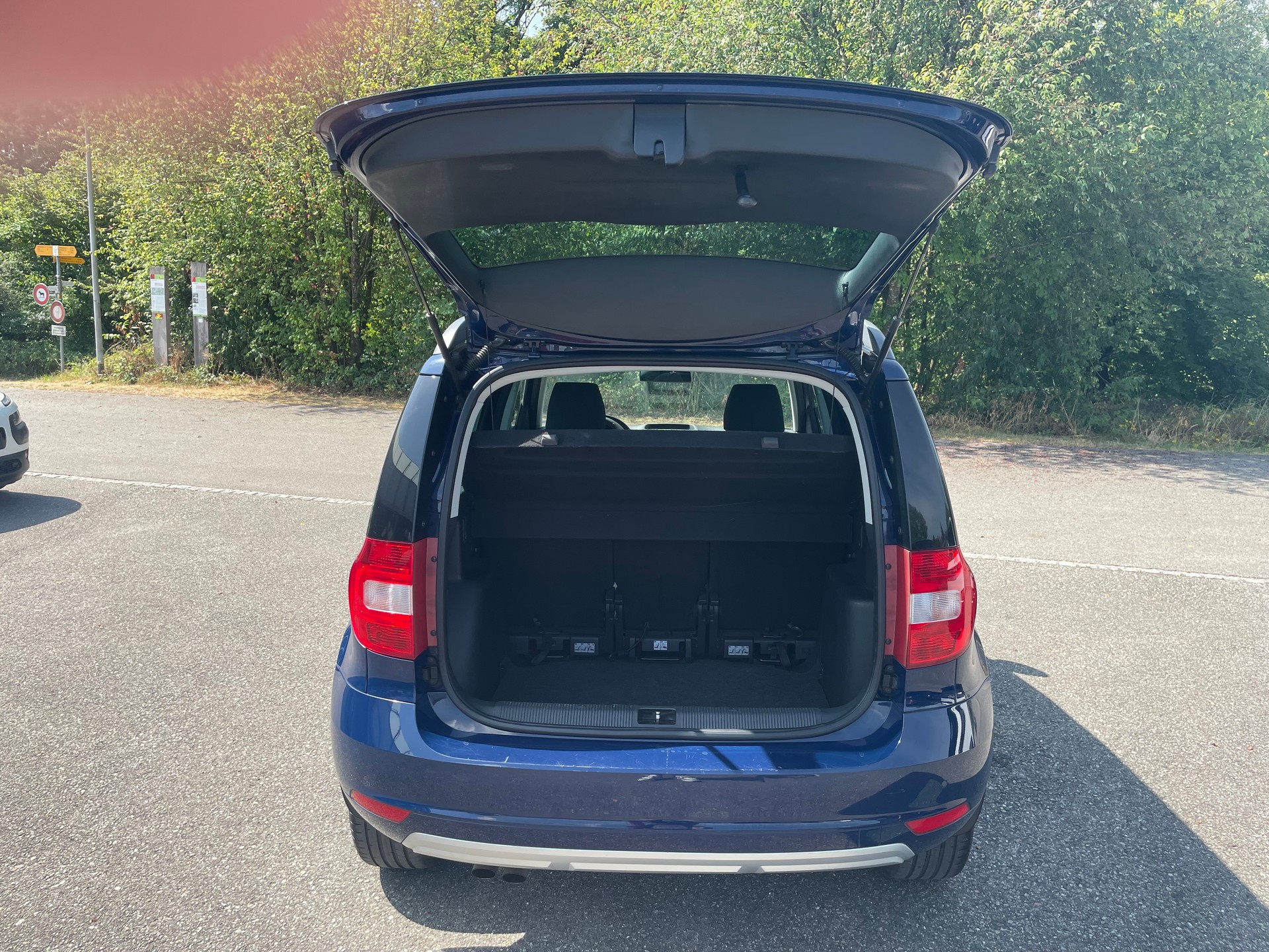 SKODA Yeti 1.4 TSI Active 4x2 DSG-image-12
