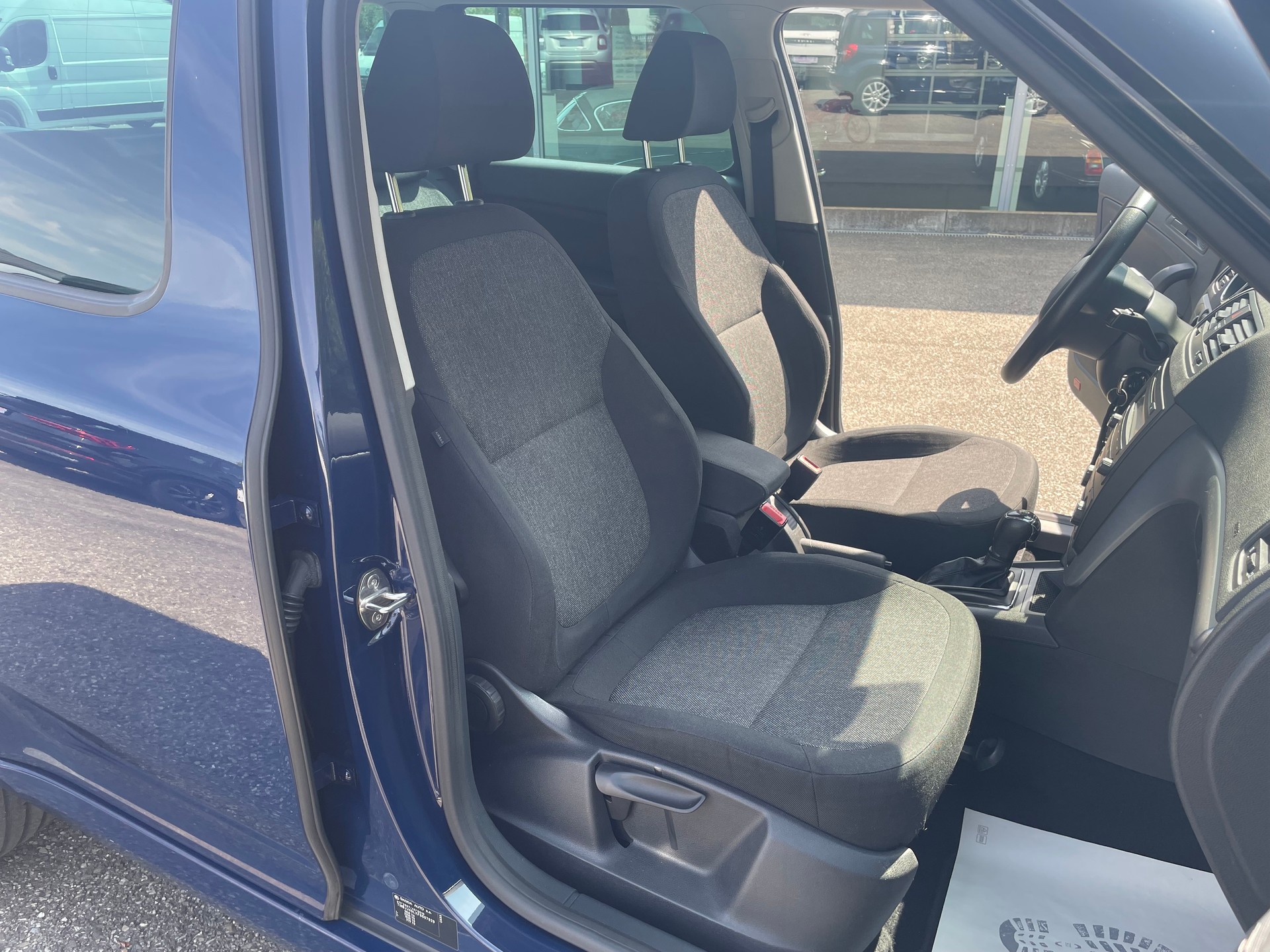 SKODA Yeti 1.4 TSI Active 4x2 DSG-image-10