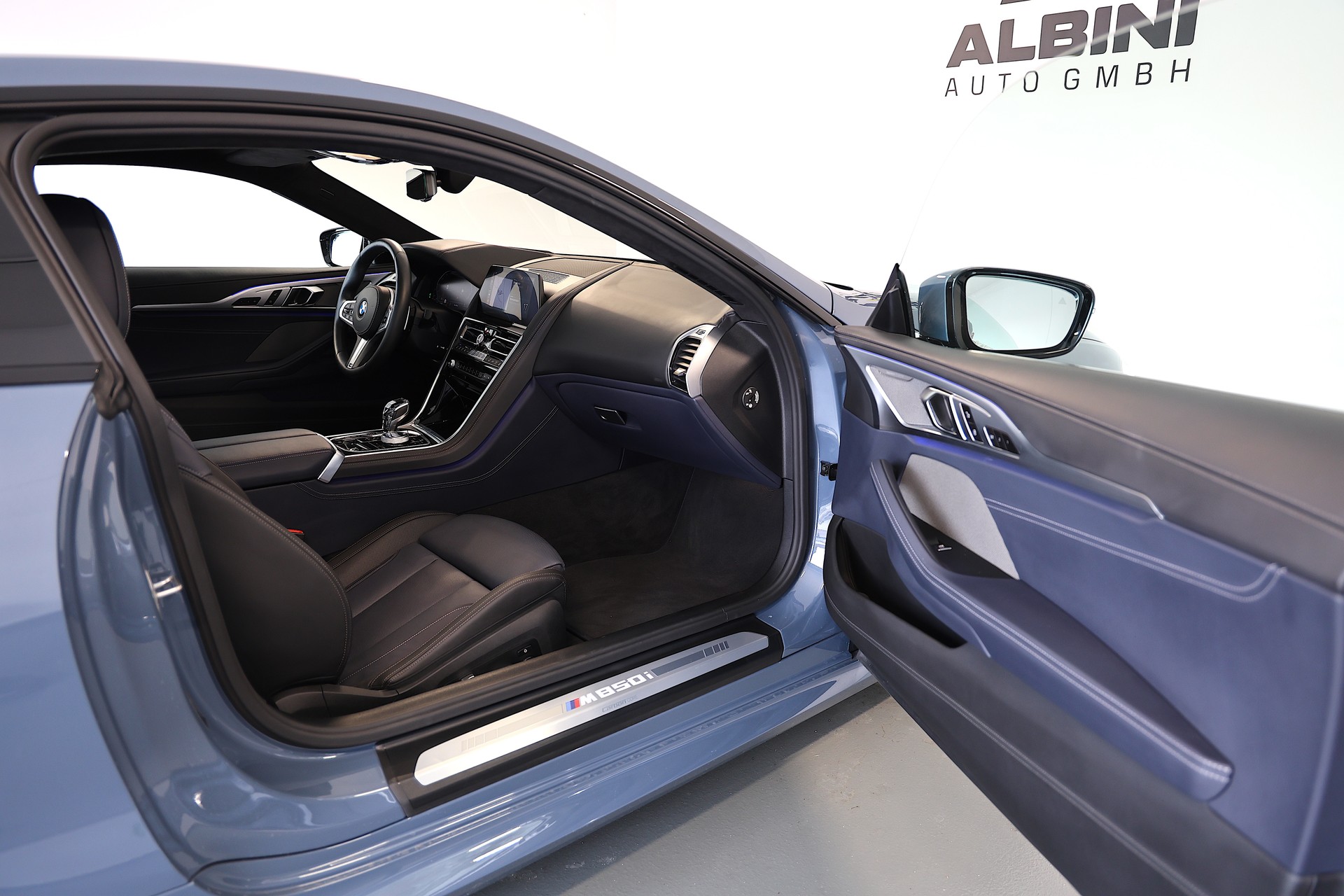 BMW M850i xDrive Coupé-image-12