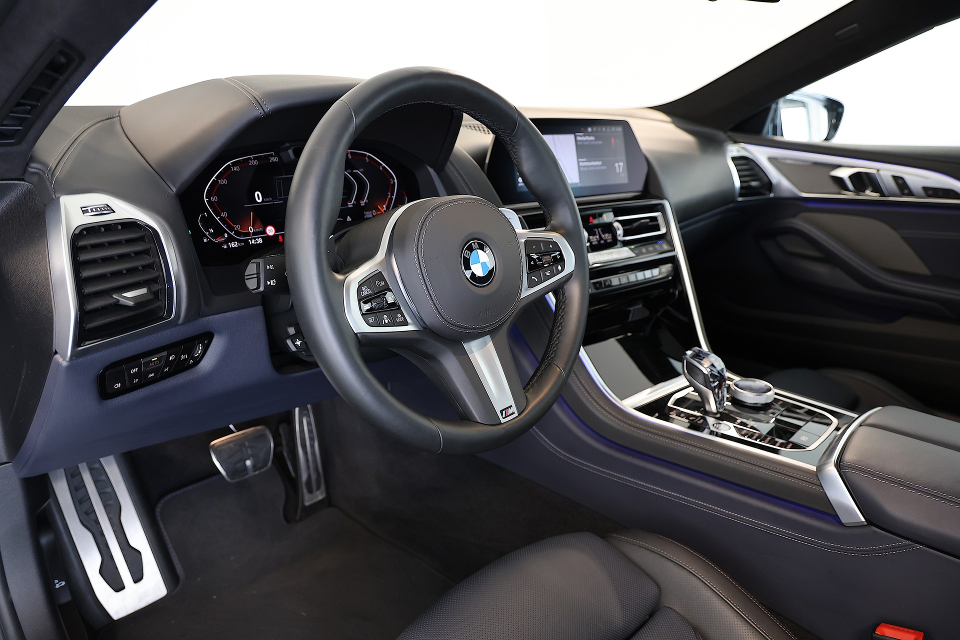 BMW M850i xDrive Coupé-image-7