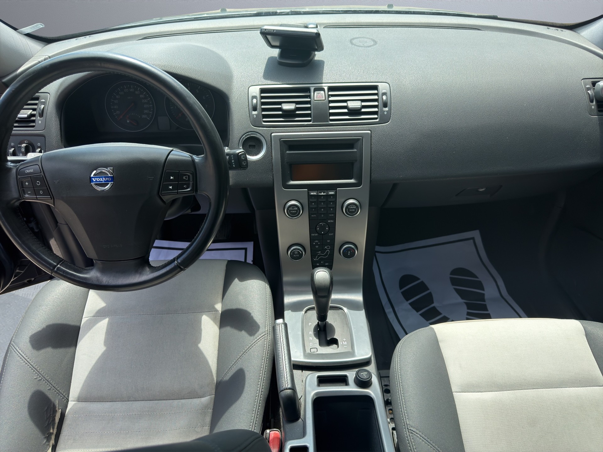 VOLVO C30 2.4I-image-11
