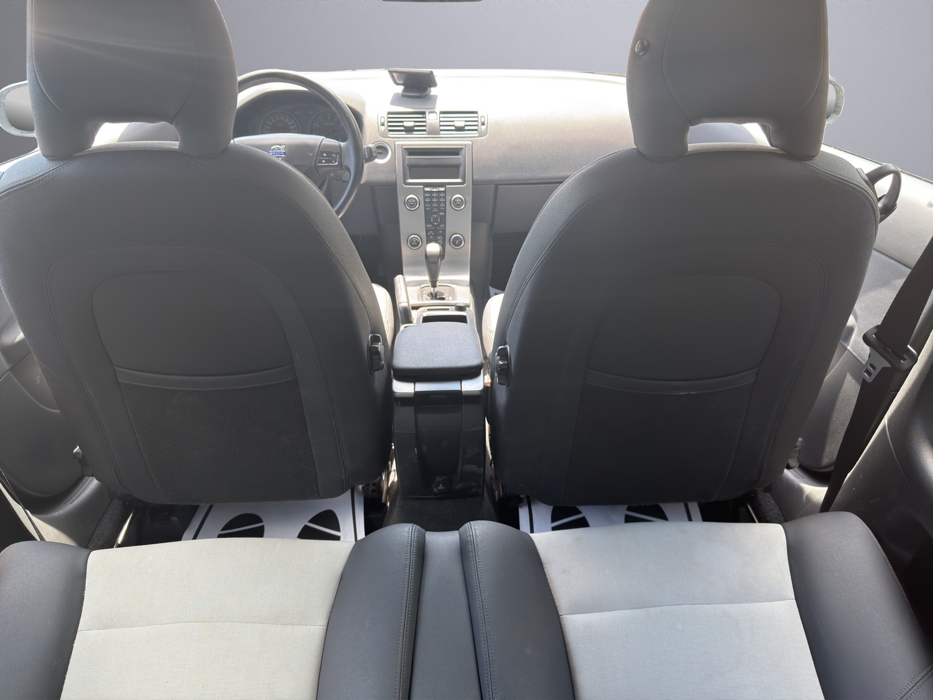 VOLVO C30 2.4I-image-10