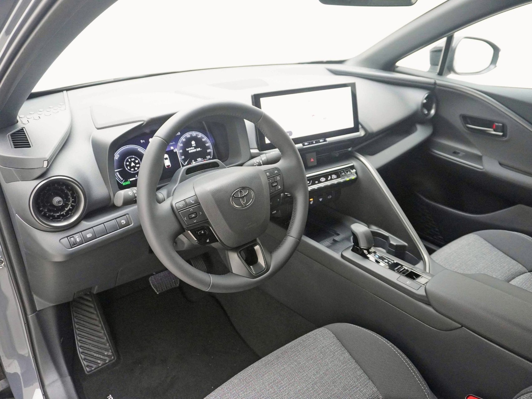 TOYOTA C-HR 2.0 HEV Swiss Edition ** 4x4 **-image-8