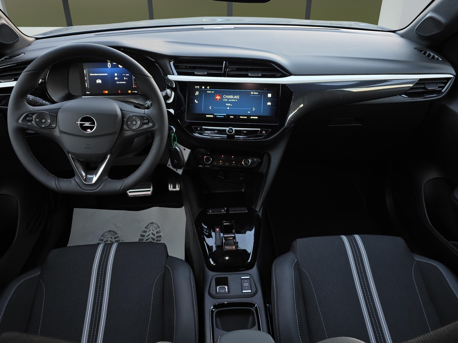 OPEL Corsa 1.2 T Hybrid Viva-image-13