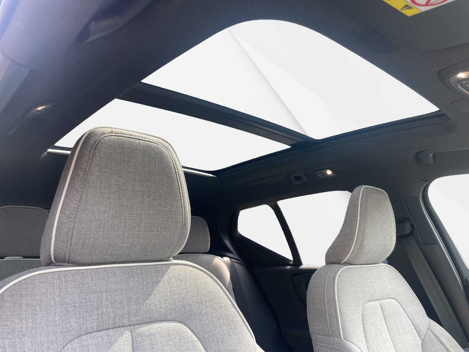 VOLVO XC40 1.5 T5 PiH Ultimate Bright-image-17