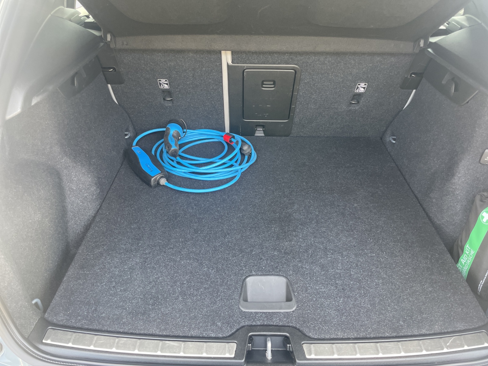 VOLVO XC40 1.5 T5 PiH Ultimate Bright-image-14