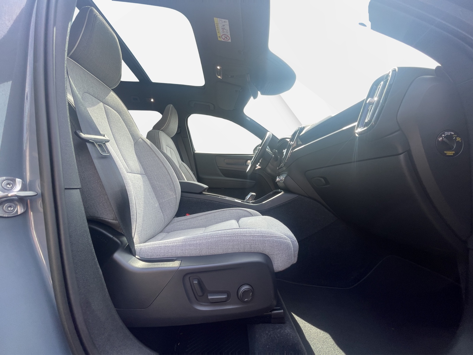 VOLVO XC40 1.5 T5 PiH Ultimate Bright-image-15