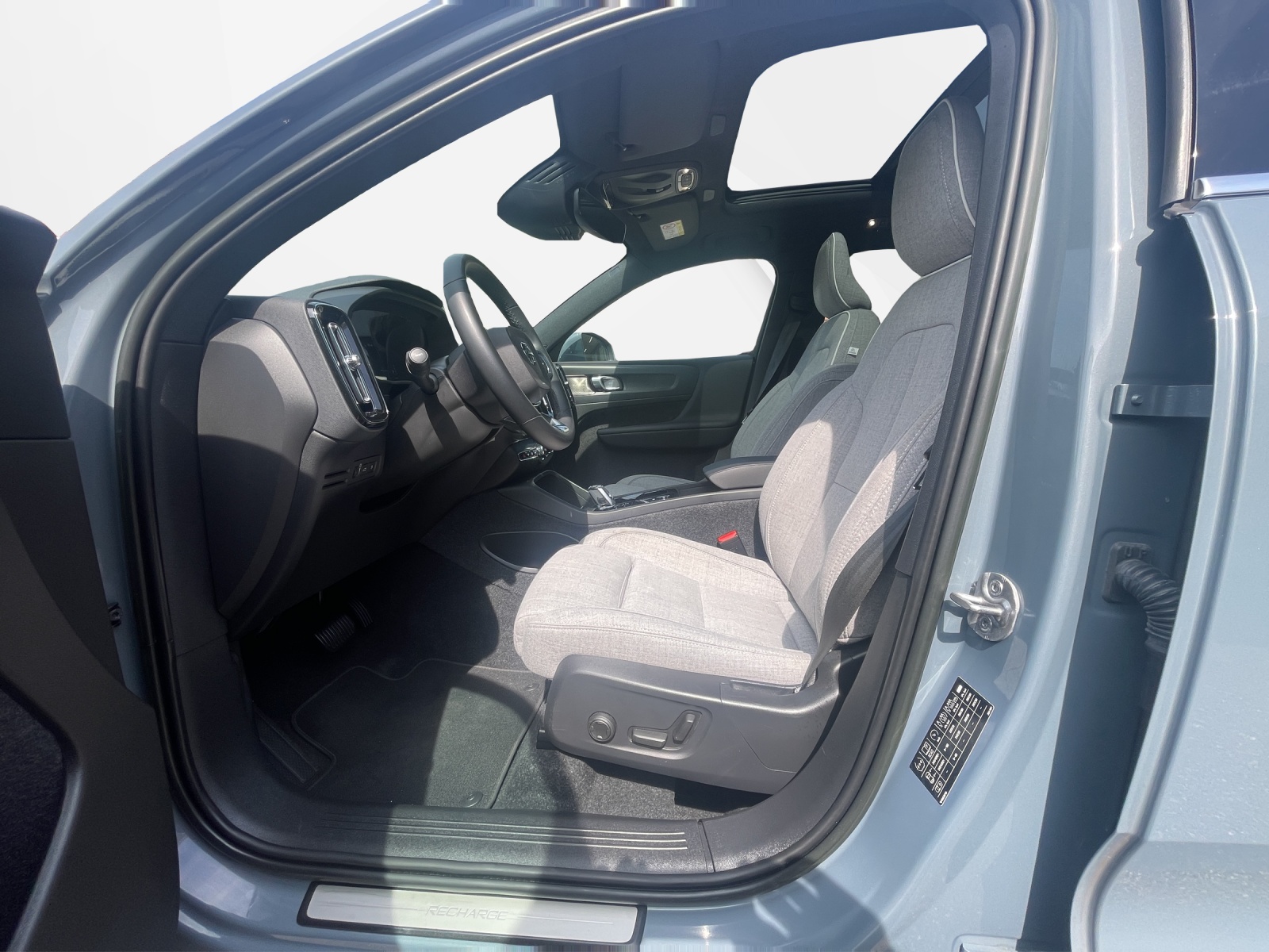 VOLVO XC40 1.5 T5 PiH Ultimate Bright-image-9